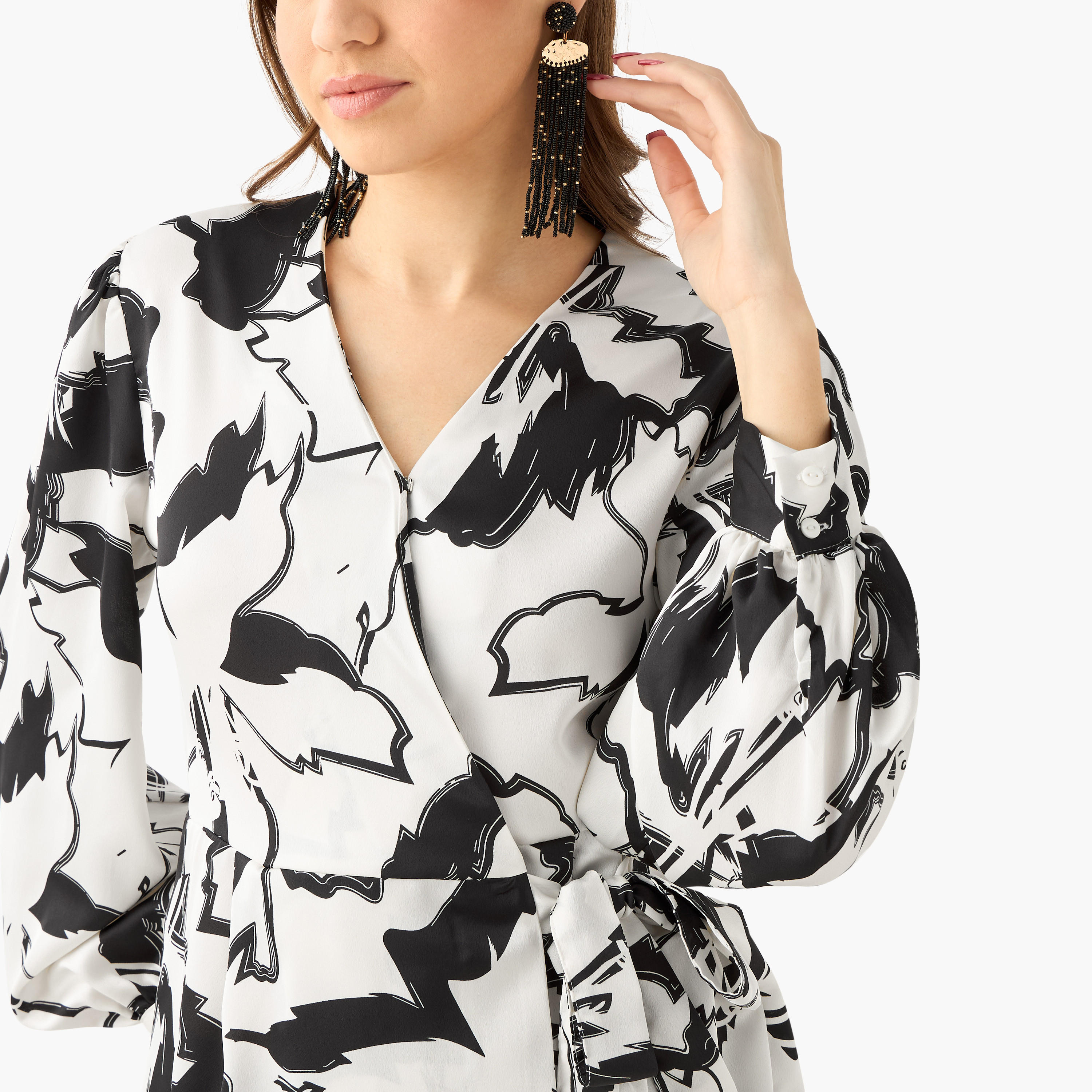 بلوزة ملفوفة بطبعات من أيكونيك-women-clothing-shirtsandblouses-blouses-image-5