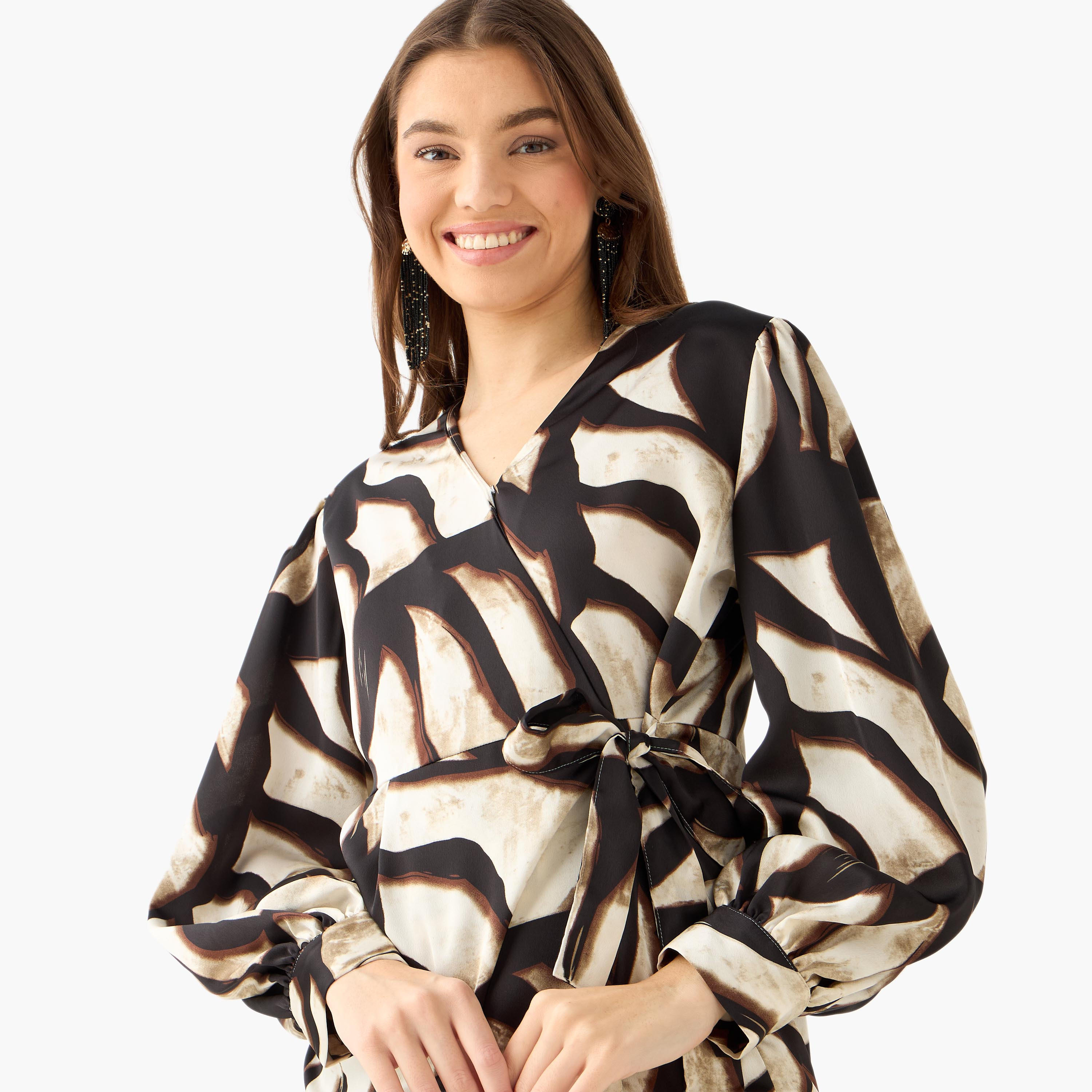 بلوزة ملفوفة بطبعات من أيكونيك-women-clothing-shirtsandblouses-blouses-image-2