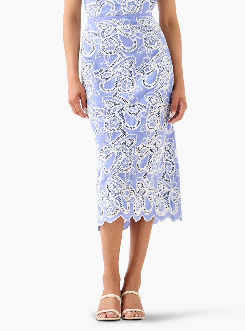 تنورة ميدي قطن مطرزة وتفاصيل مفرّغة وفتحة-women-clothing-bottoms-skirts-image-2