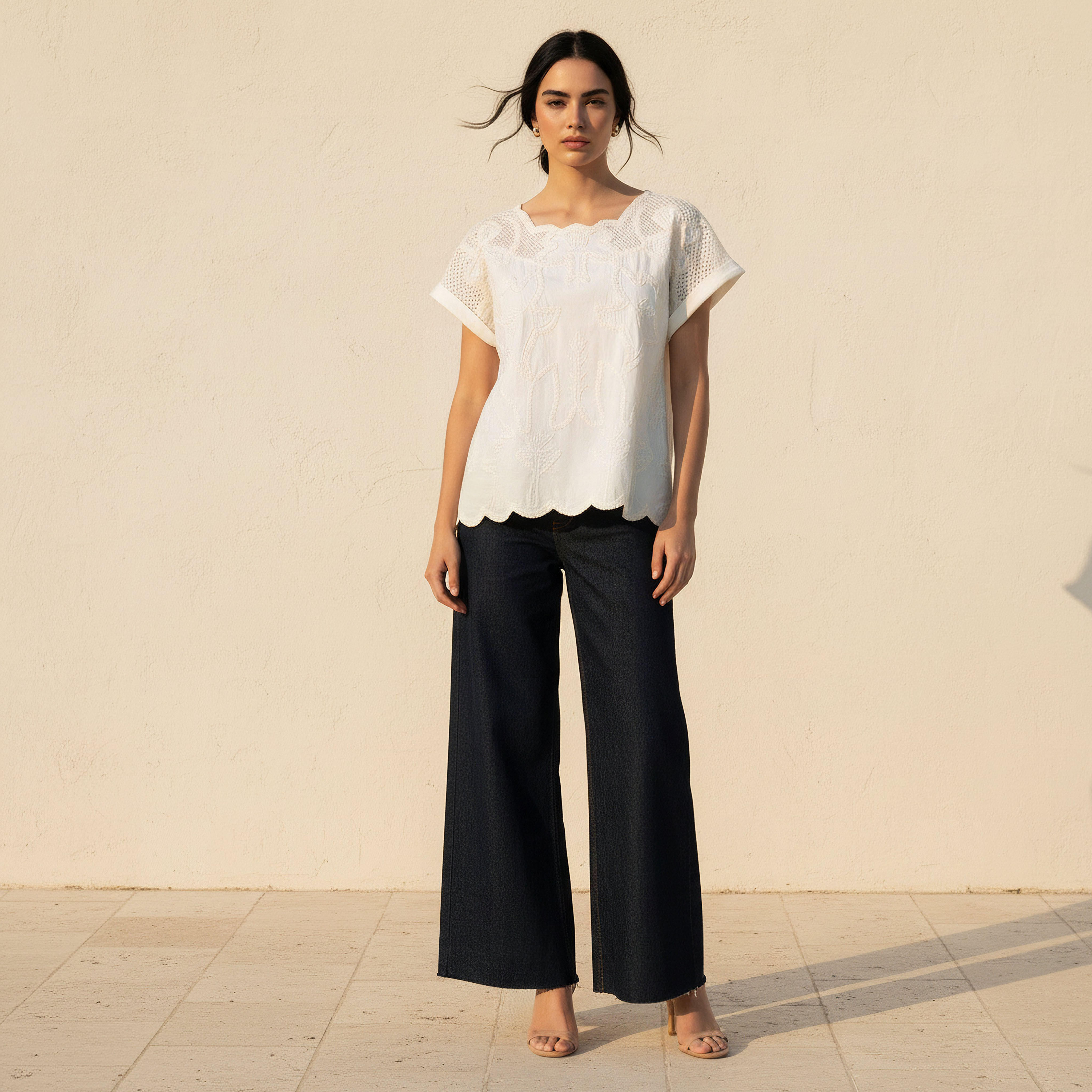 بلوزة بتطريزات زهور من آيكونيك-women-clothing-shirtsandblouses-blouses-image-2