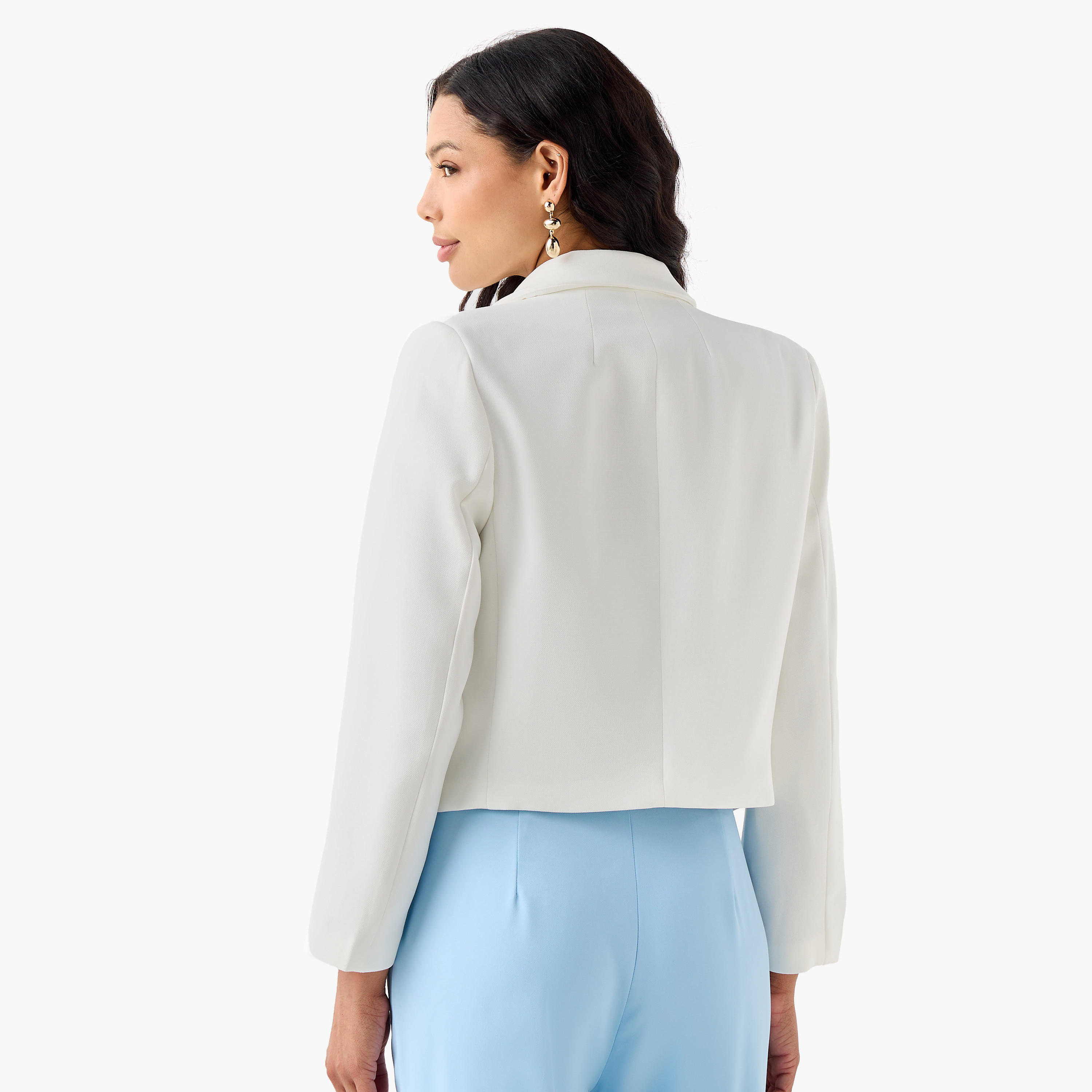 بليزر فيسكوز قصير بياقة فردية وجيوب بطية من أيكونيك-women-clothing-coatsandjackets-blazers-image-3
