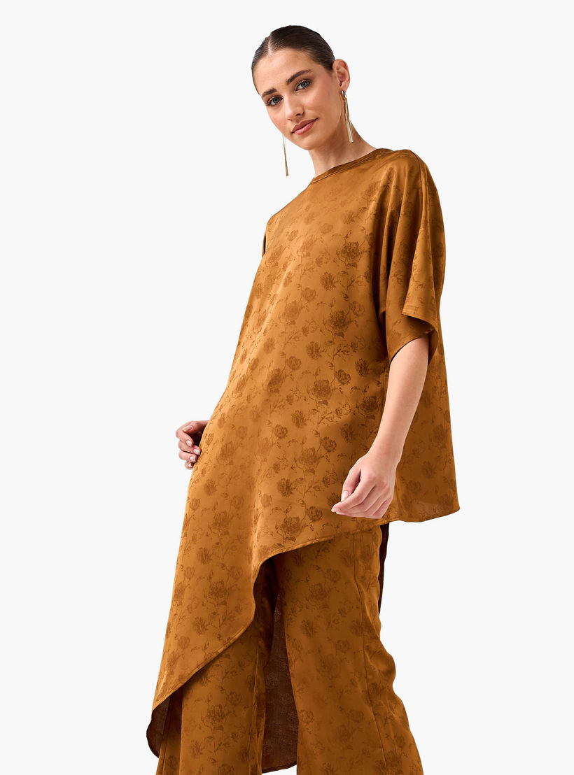 بلوزة جاكار بطول غير متساوي وطبعات زهرية من آيكونيك-women-clothing-coordsets-image-4