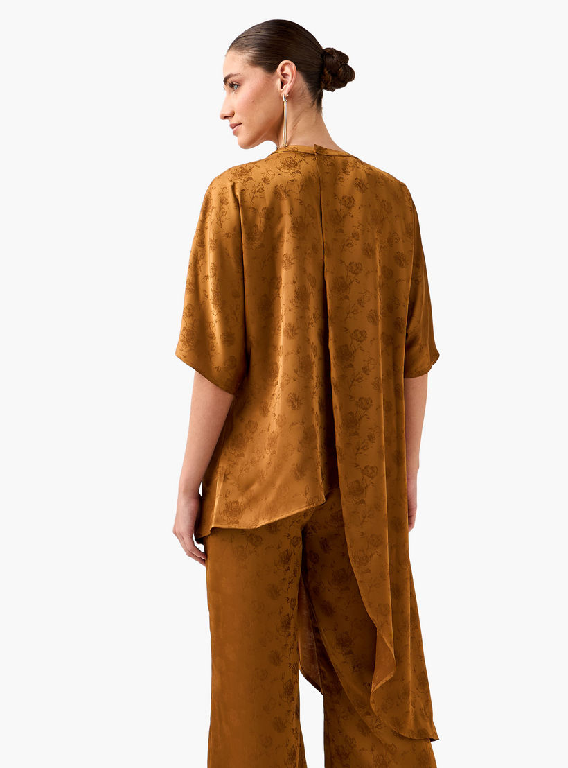 بلوزة جاكار بطول غير متساوي وطبعات زهرية من آيكونيك-women-clothing-coordsets-image-2