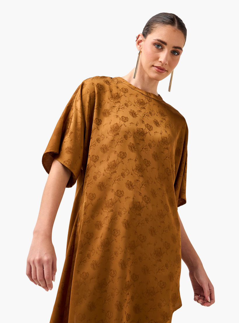 بلوزة جاكار بطول غير متساوي وطبعات زهرية من آيكونيك-women-clothing-coordsets-image-1