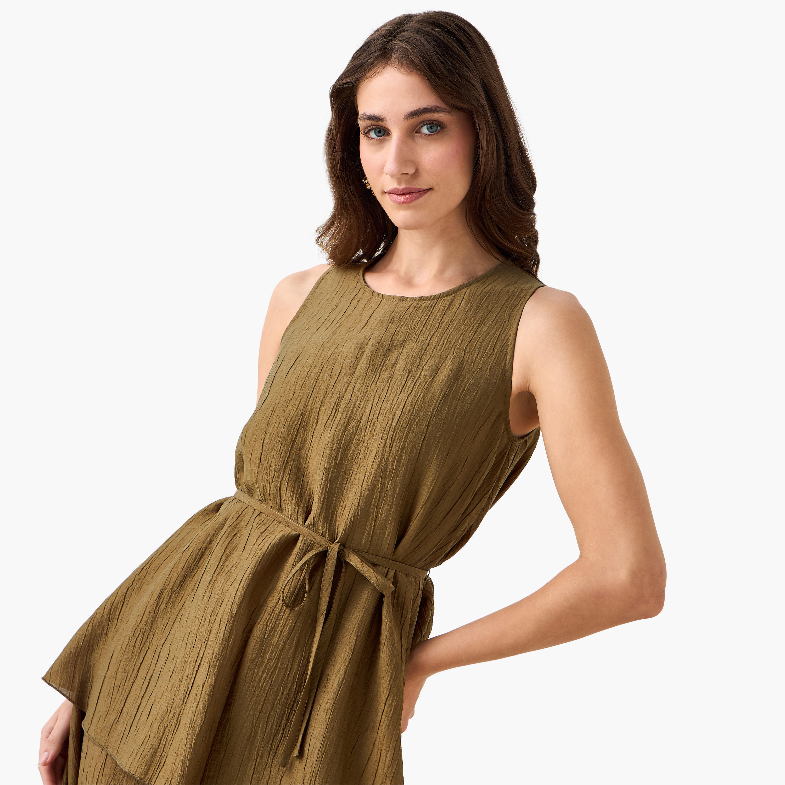 فستان غير متماثل بقصة مريحة من مزيج الكتان مع حزام من آيكونيك-women-clothing-dresses-image-5