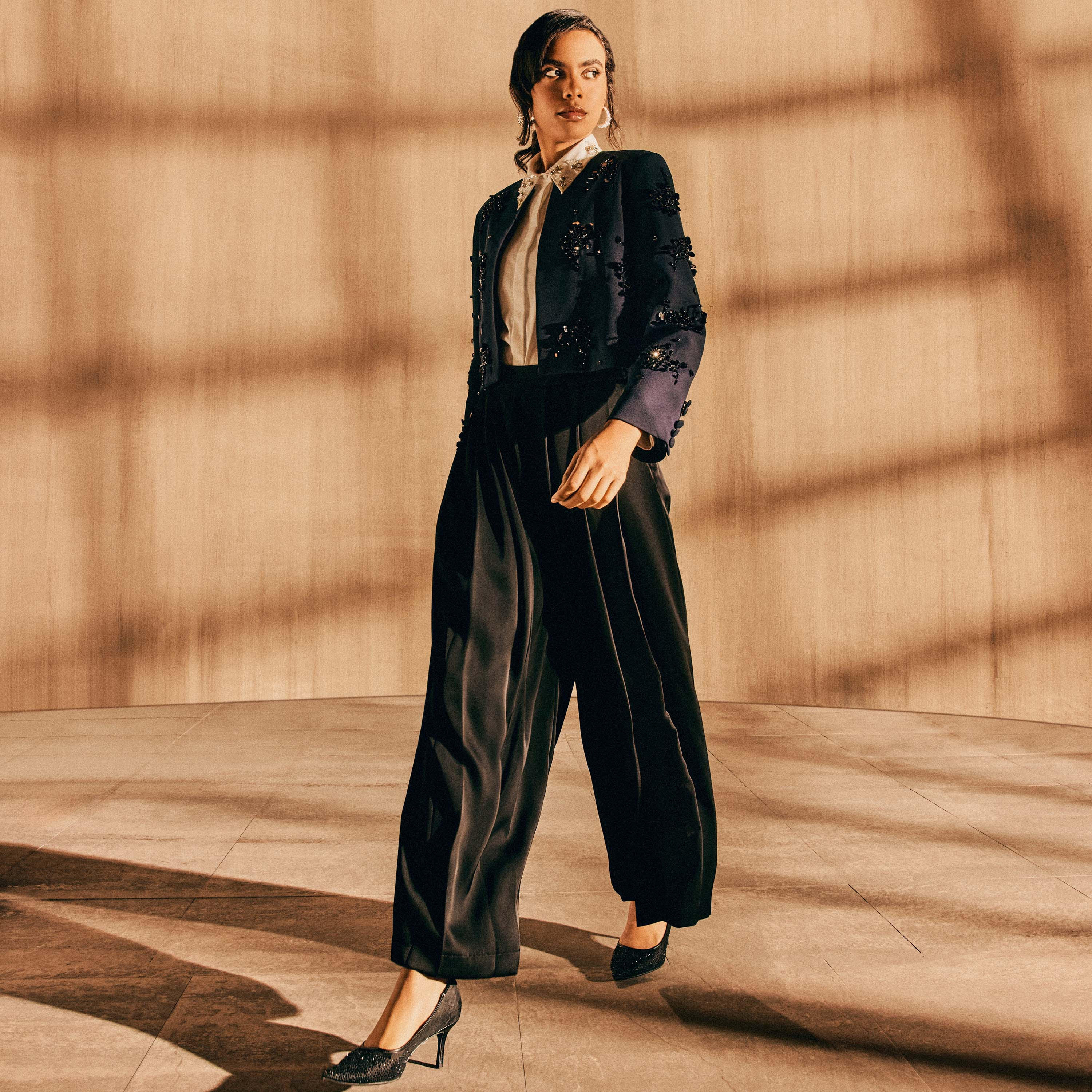 بنطلون واسع الساقين بكسرات من أيكونيك-women-clothing-bottoms-trousers-image-1