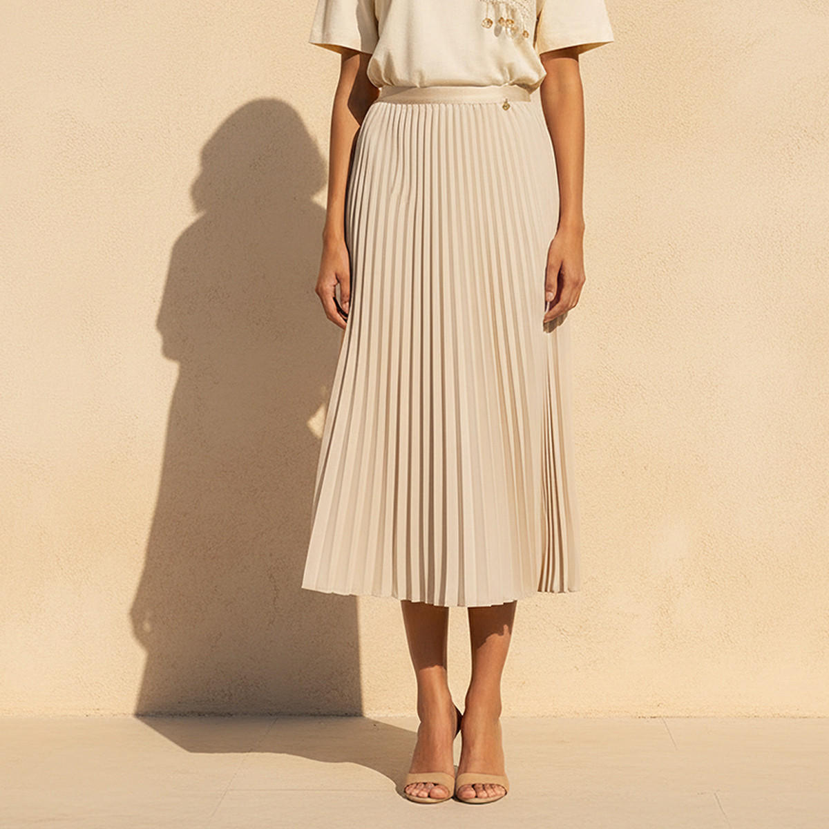 Iconic Midi A-line Skirt with Pleated Design-women-clothing-skirts-image-1