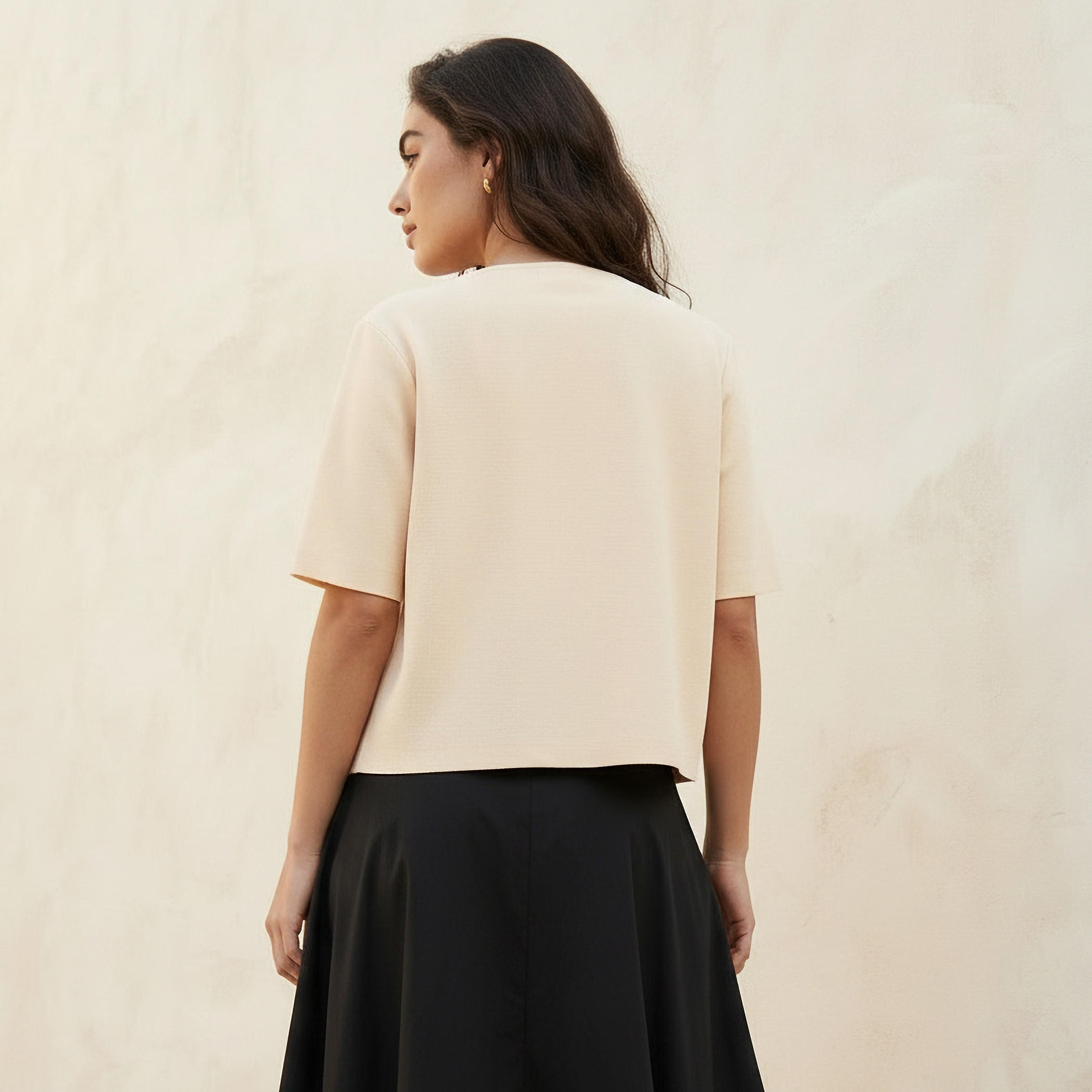 سترة شروغ قصيرة بياقة مستديرة من آيكونيك-women-clothing-shirtsandblouses-blouses-image-4