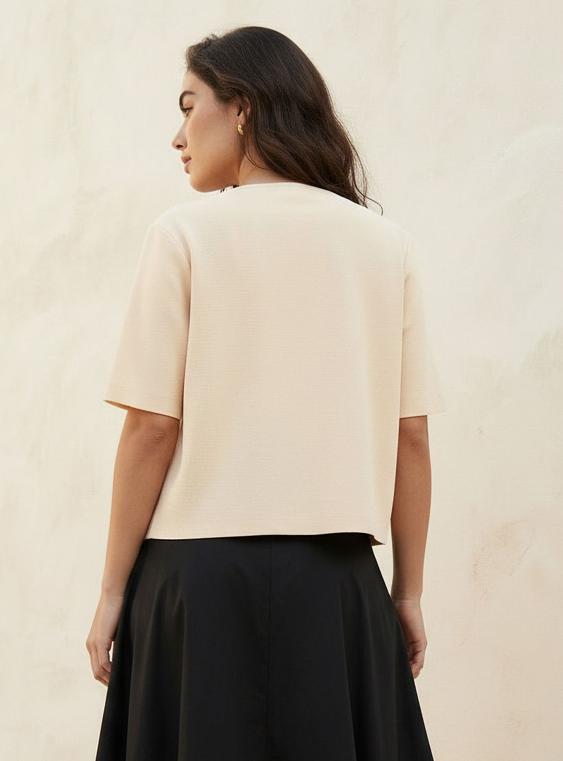سترة شروغ قصيرة بياقة مستديرة من آيكونيك-women-clothing-shirtsandblouses-blouses-image-4