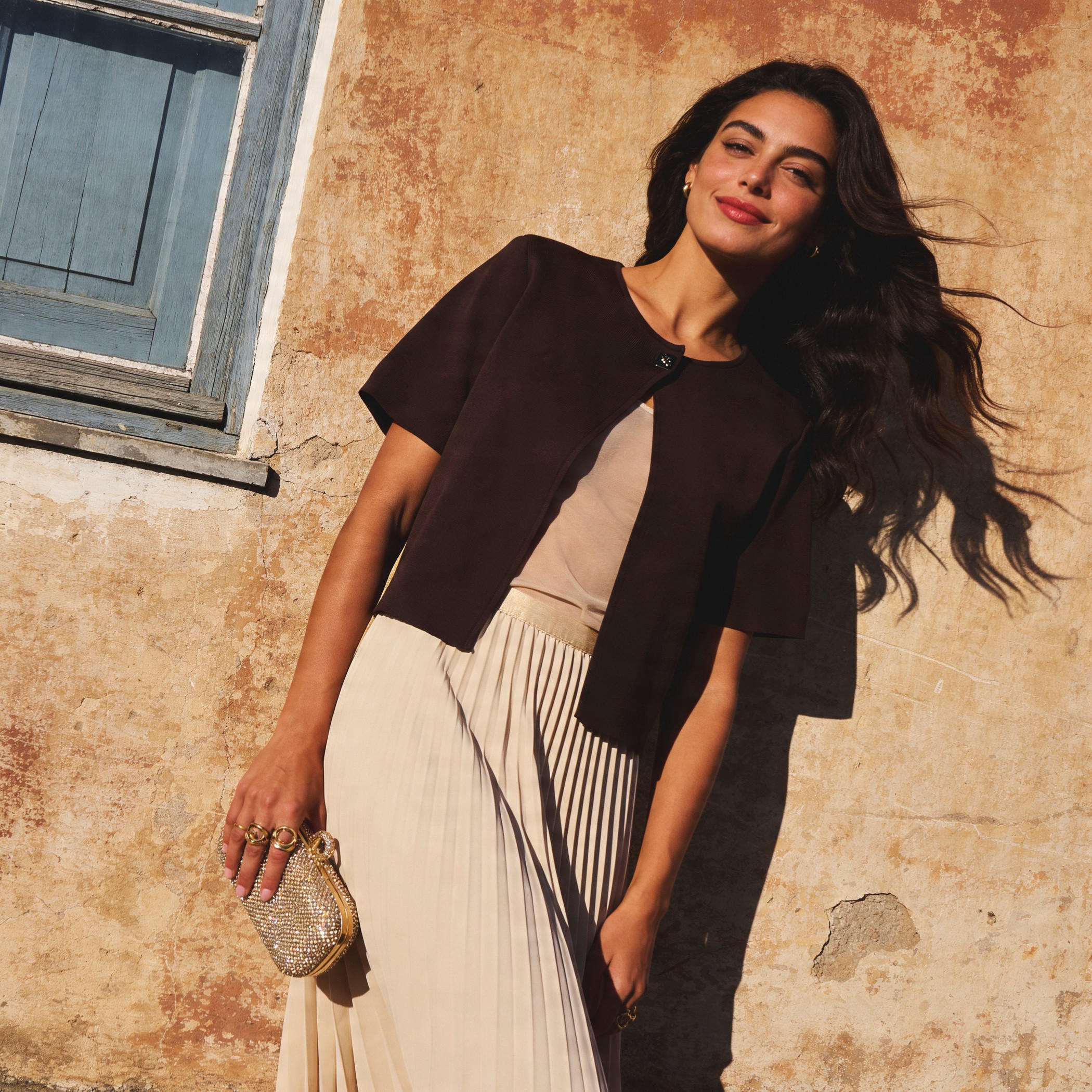 سترة شروغ قصيرة بياقة مستديرة من آيكونيك-women-clothing-shirtsandblouses-blouses-image-1
