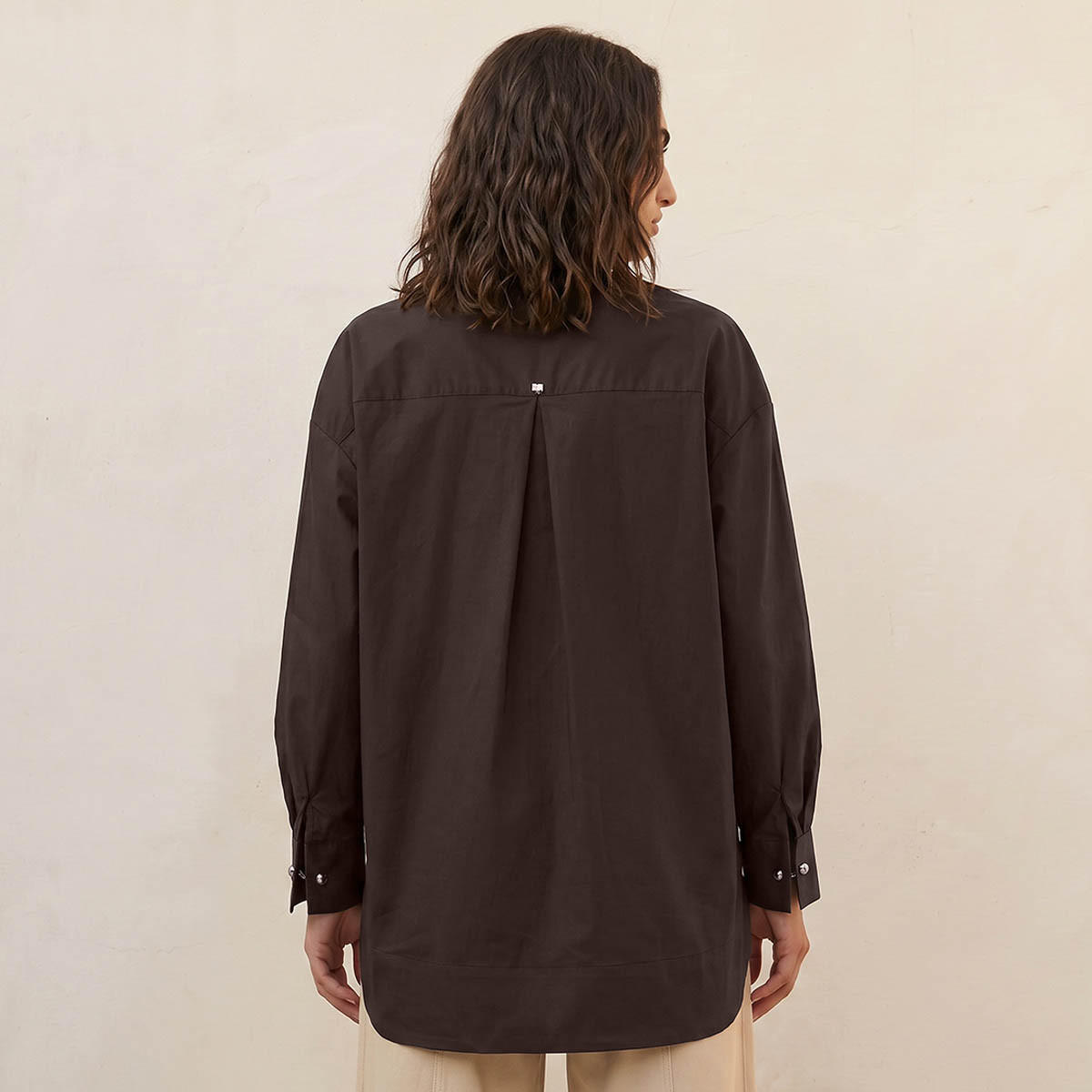 قميص بوبلين بقصة مريحة وطول غير متساوي من آيكونيك-women-clothing-shirtsandblouses-shirts-image-4