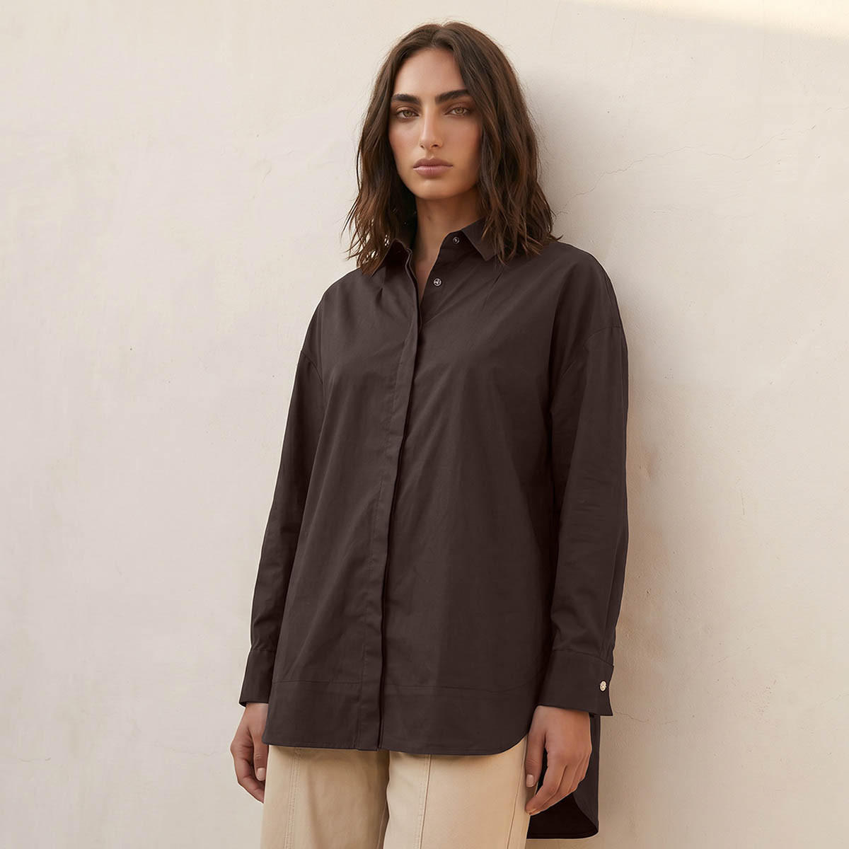 قميص بوبلين بقصة مريحة وطول غير متساوي من آيكونيك-women-clothing-shirtsandblouses-shirts-image-6
