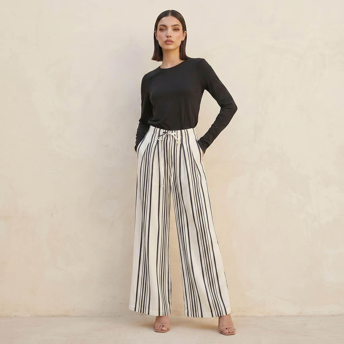 بنطلون واسع الساق مقلم بتصميم عصري وأنيق من سبلاش آيكونيك-women-clothing-bottoms-trousers-image-3