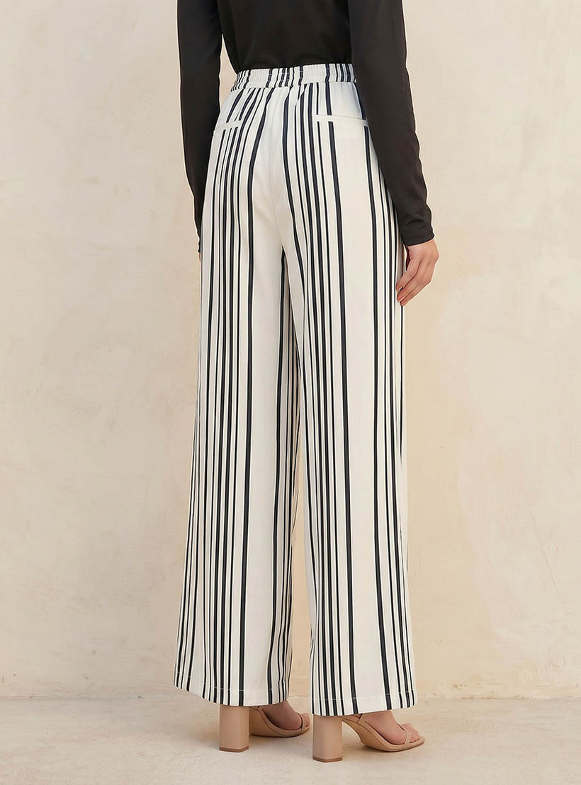 بنطلون واسع الساق مقلم بتصميم عصري وأنيق من سبلاش آيكونيك-women-clothing-bottoms-trousers-image-4