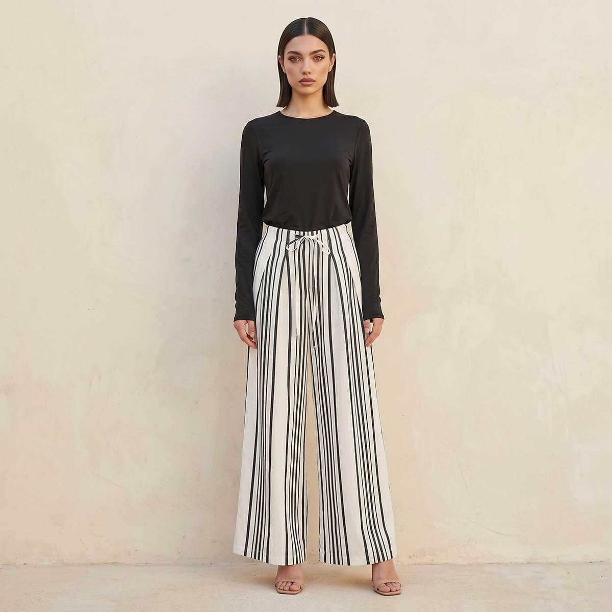 بنطلون واسع الساق مقلم بتصميم عصري وأنيق من سبلاش آيكونيك-women-clothing-bottoms-trousers-image-5