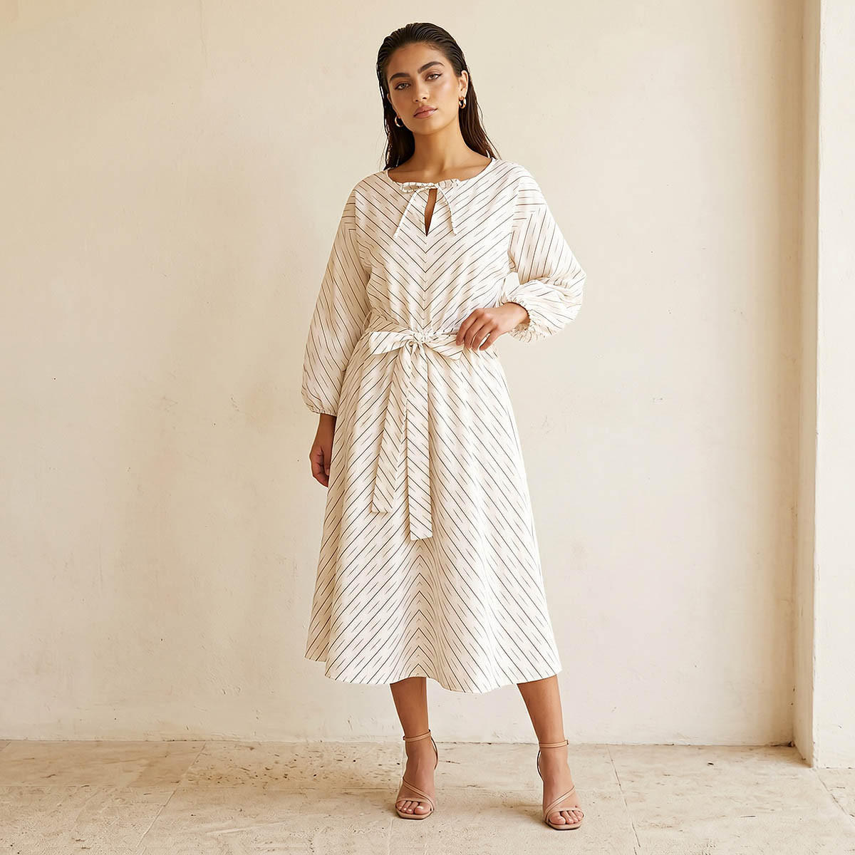 فستان مخطط بفتحة رقبة مفتاح للنساء من أيكونيك-women-clothing-dresses-image-3