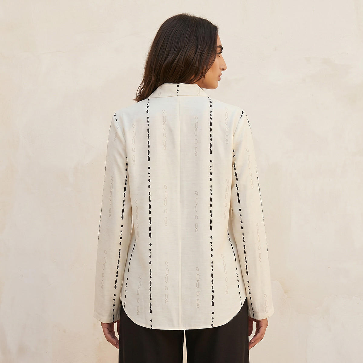 قميص بقصة عادية وياقة مطويّة من آيكونيك-women-clothing-shirtsandblouses-shirts-image-4