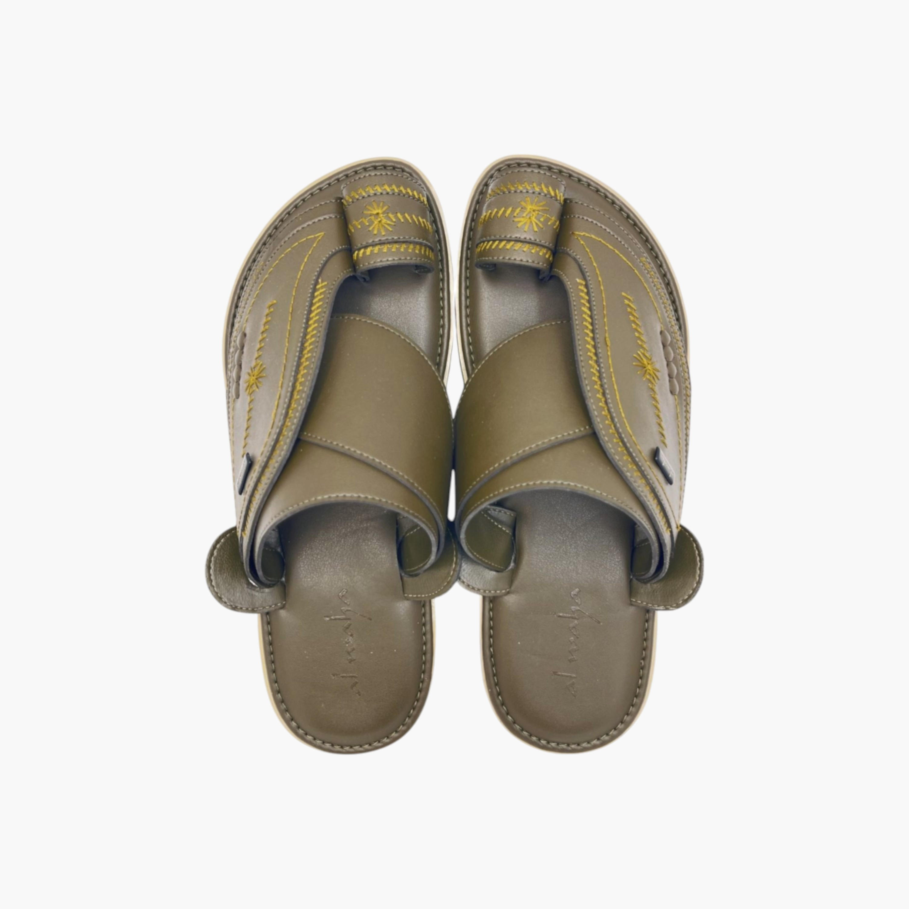 صندل عربي مطرّز سهل الارتداء من الواحة-men-shoes-sandals-image-1