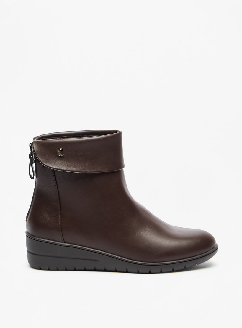 بوت سادة بطول الكاحل وسحاب إغلاق من لو كونفورت-women-shoes-boots-image-2