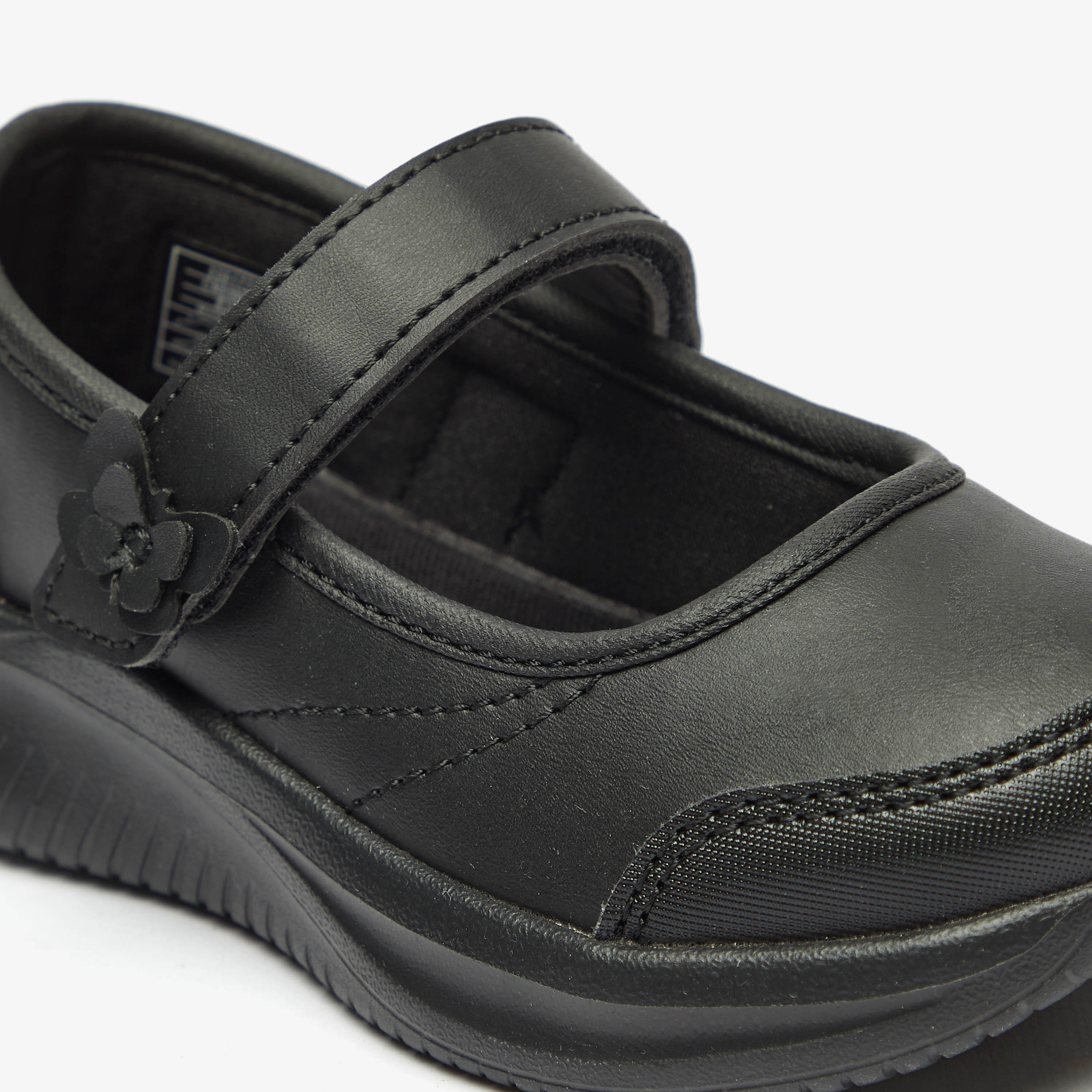 حذاء ماري جين مدرسي سادة بشريط إغلاق لاصق من داش-girls-shoes-schoolshoes-image-5