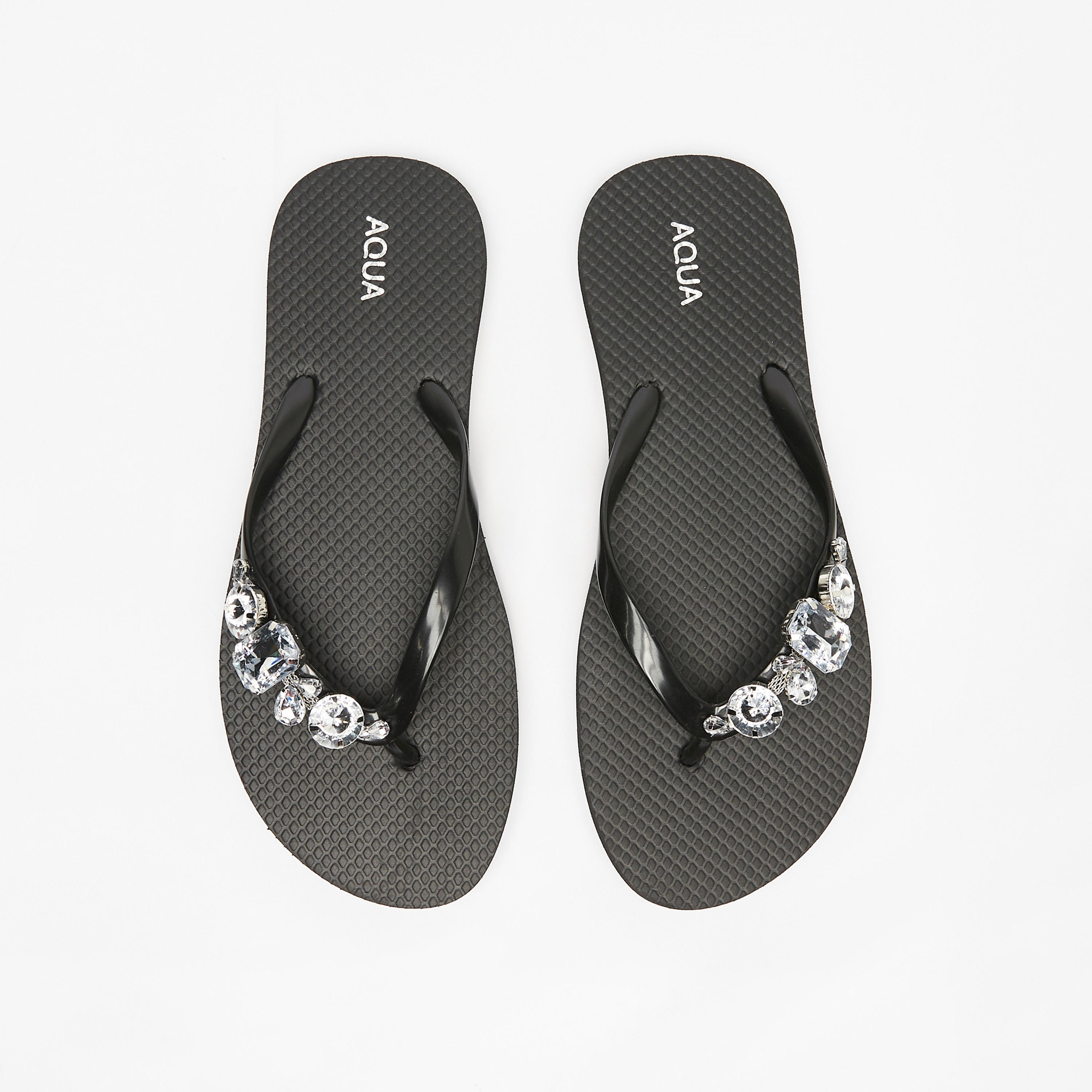 شبشب بإصبع مرصّع بالحجر من أكوا-women-shoes-flipflopsandslides-image-1