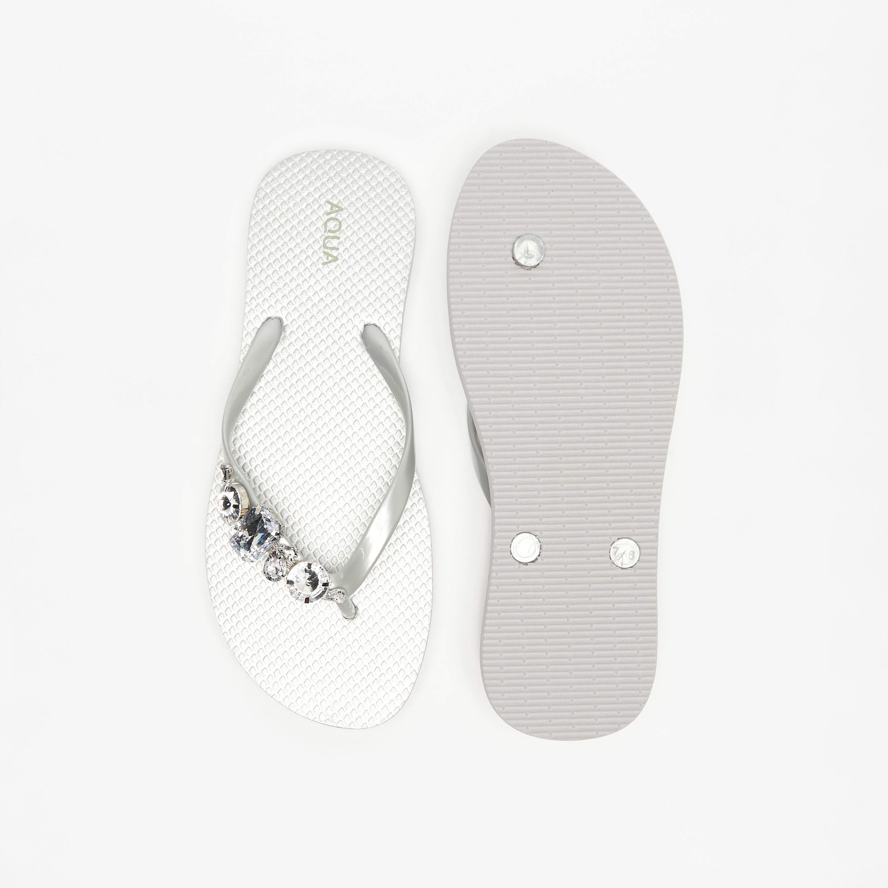 شبشب بإصبع مرصّع بالحجر من أكوا-women-shoes-flipflopsandslides-image-10