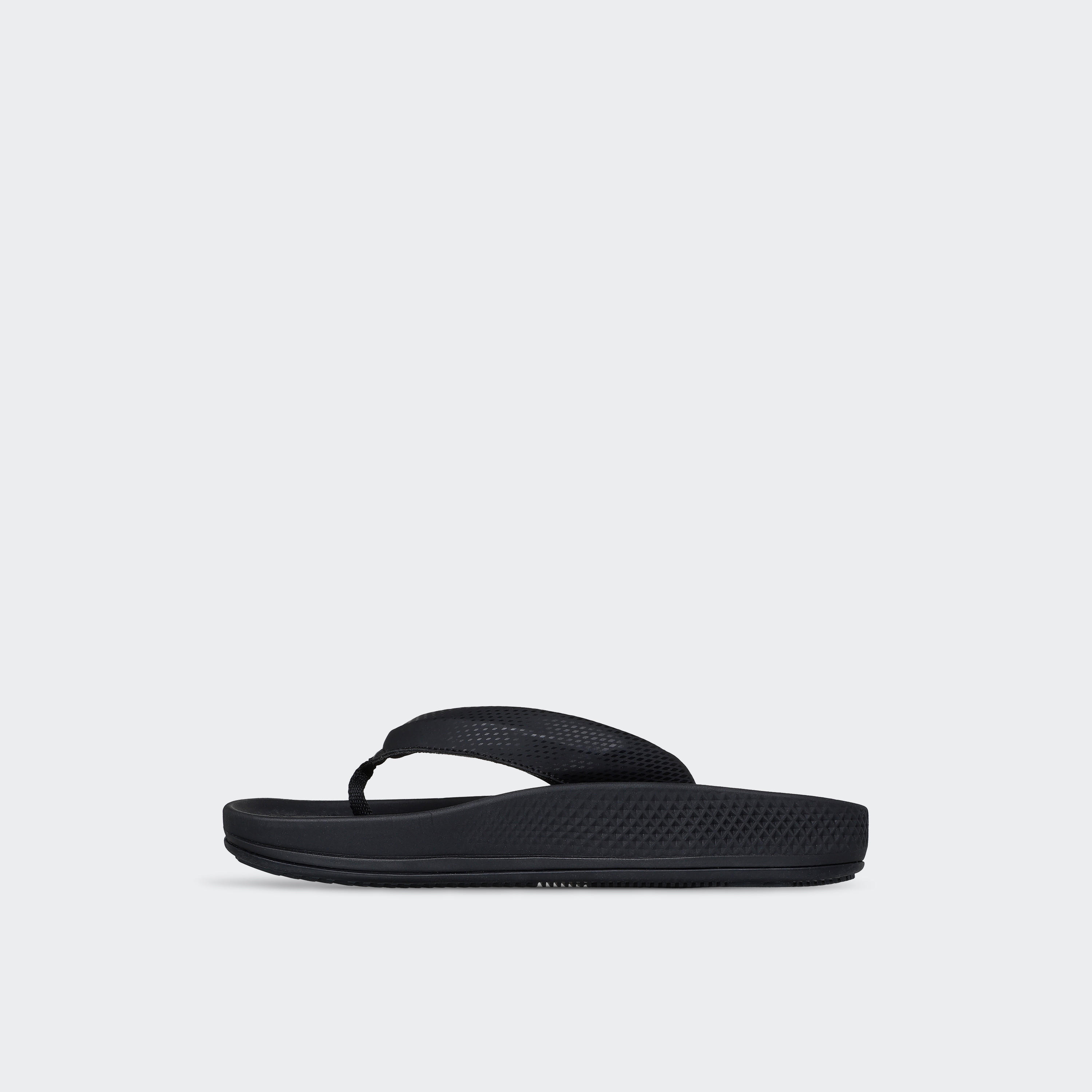 شبشب آرتش فيت هايبر للرجال من سكيتشرز-men-shoes-flipflopsandslides-image-4