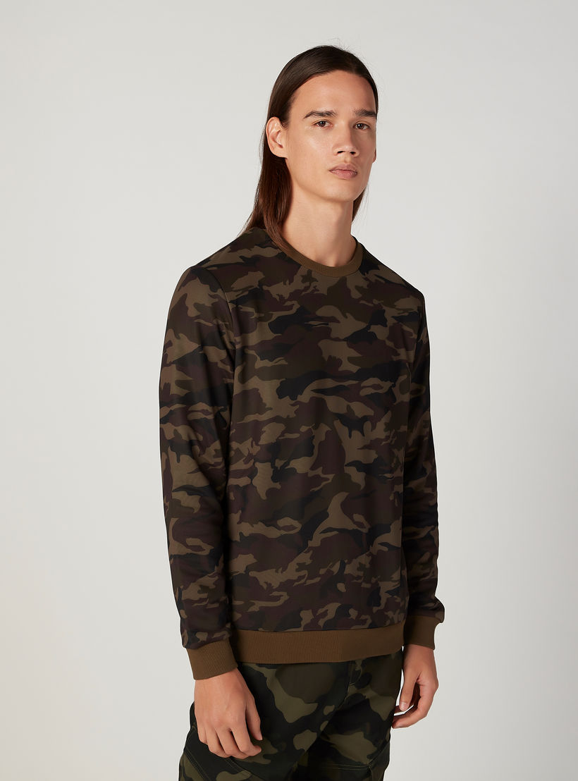 سويت شيرت سليم بياقة مستديرة وأكمام طويلة وطبعات من آيكونيك-men-winterwear-hoodiesandsweatshirts-image-1
