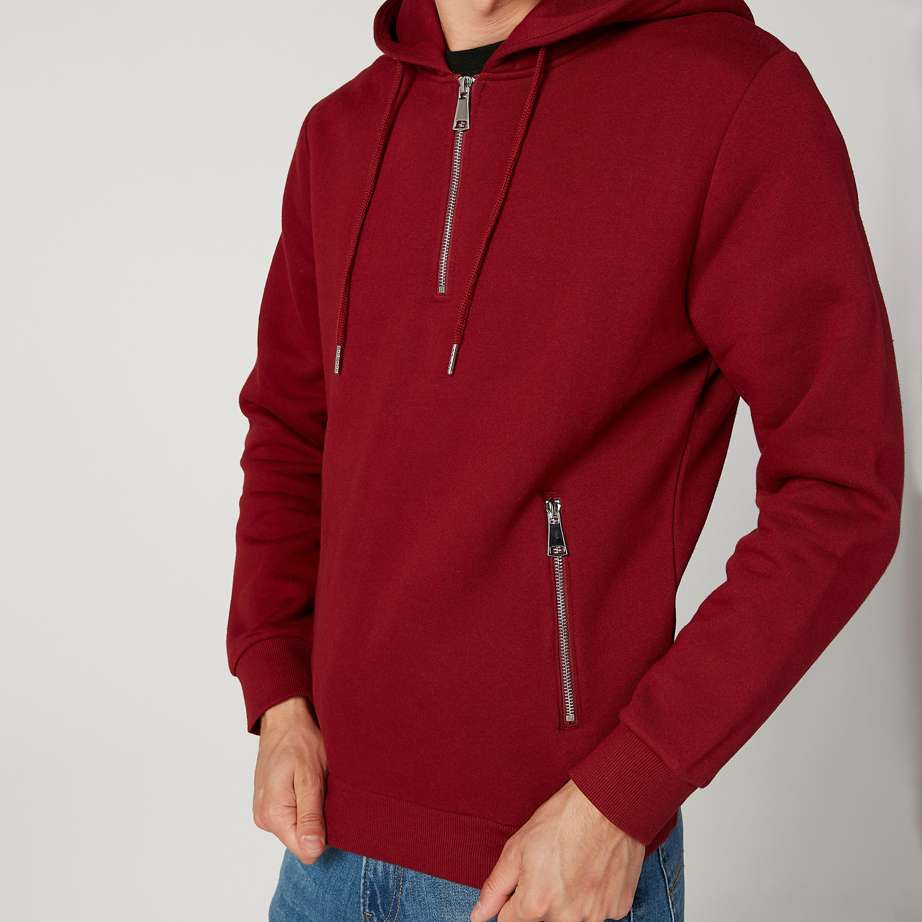 هودي سليم سادة بأكمام طويلة وجيوب من آيكونيك-men-winterwear-hoodiesandsweatshirts-image-3