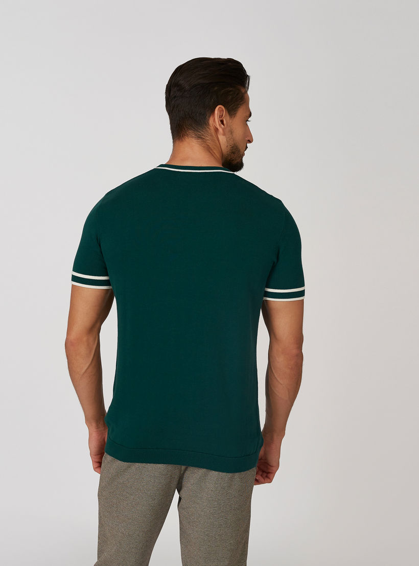 تي شيرت بملمس بارز وياقة مستديرة وأكمام قصيرة من آيكونيك-men-clothing-tshirtsandpolos-tshirts-image-3