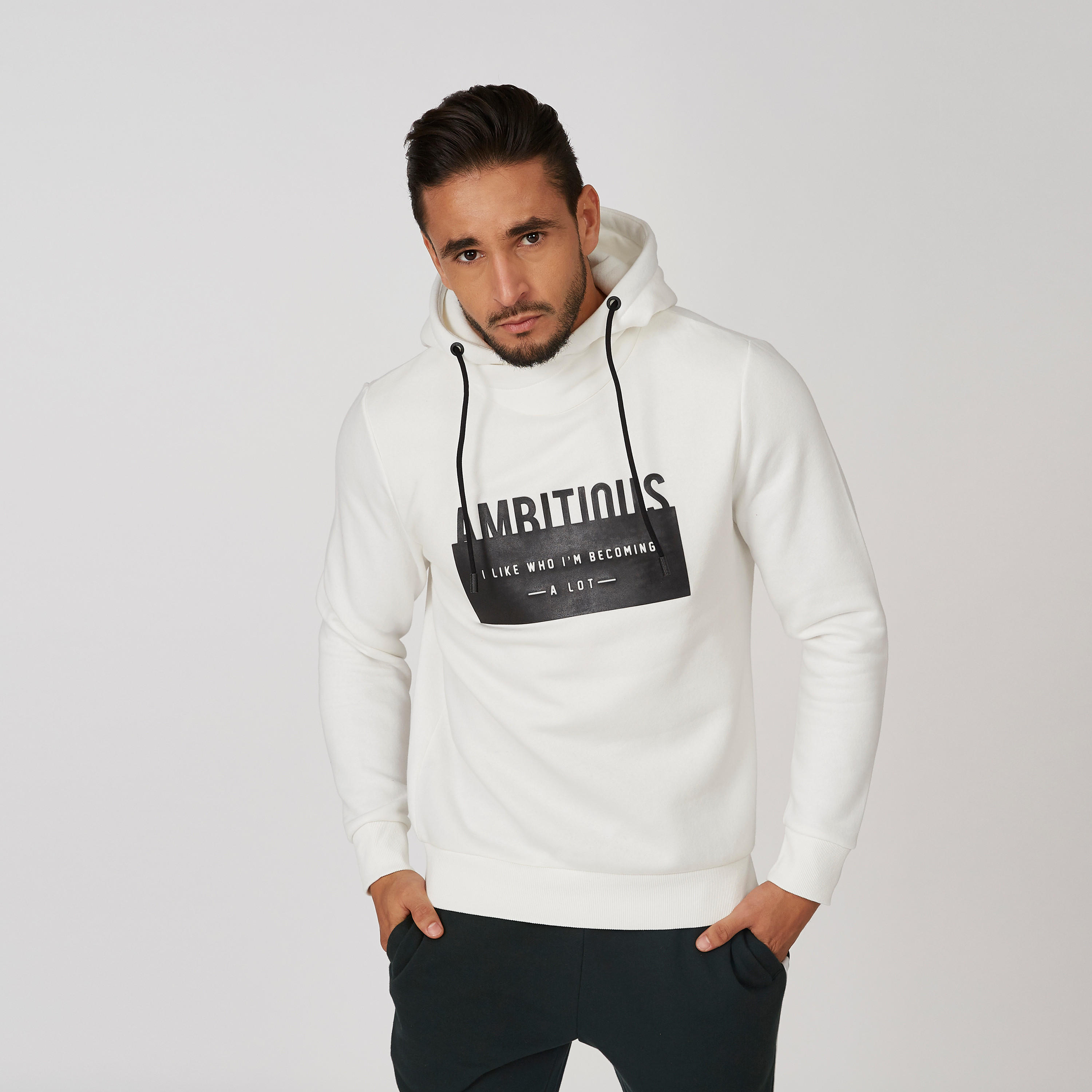 سويتشيرت بقبعة وأكمام طويلة وطبعات من آيكونيك-men-winterwear-hoodiesandsweatshirts-image-1
