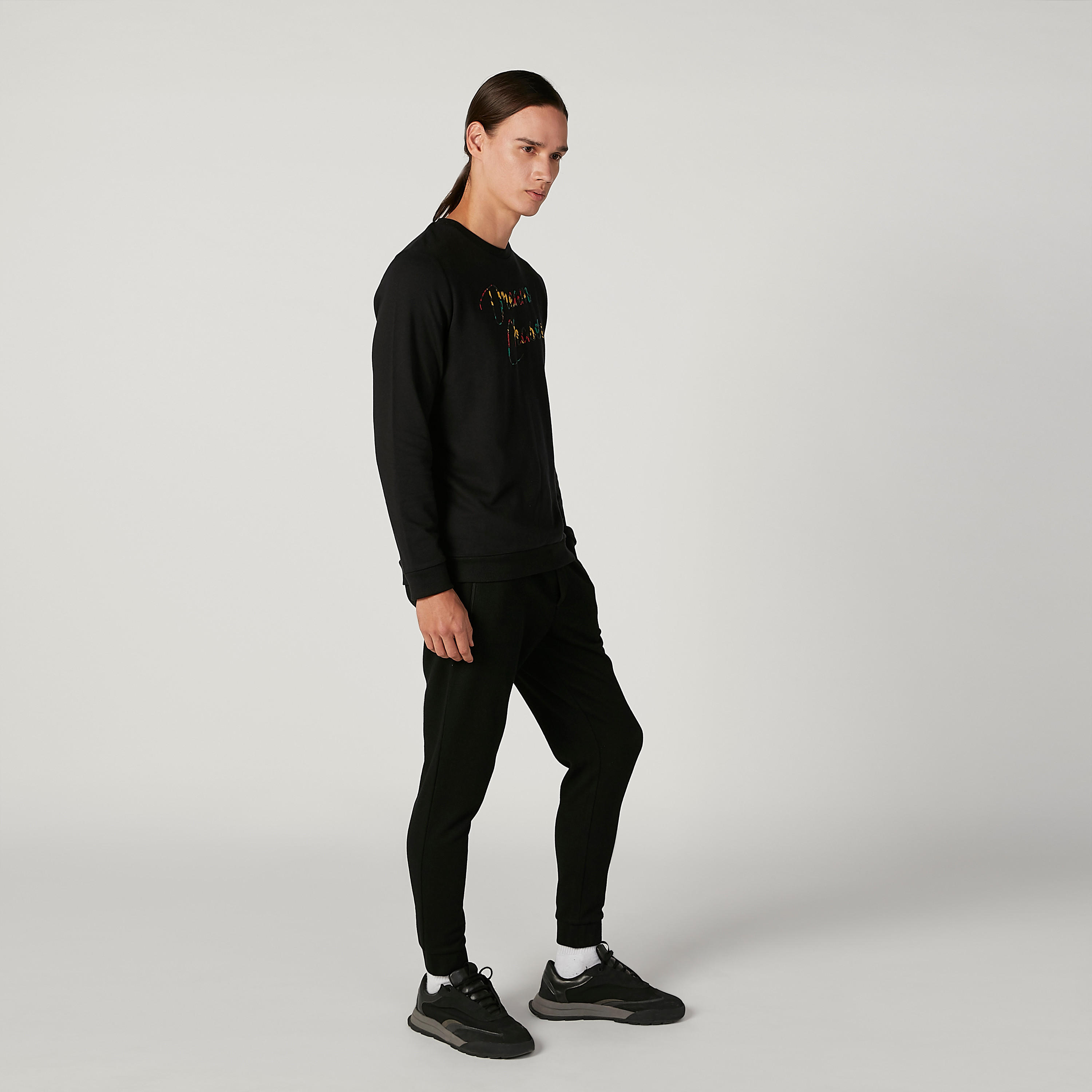 سويت شيرت سليم بياقة ضيّقة وأكمام طويلة وطبعات من آيكونيك-men-winterwear-hoodiesandsweatshirts-image-2