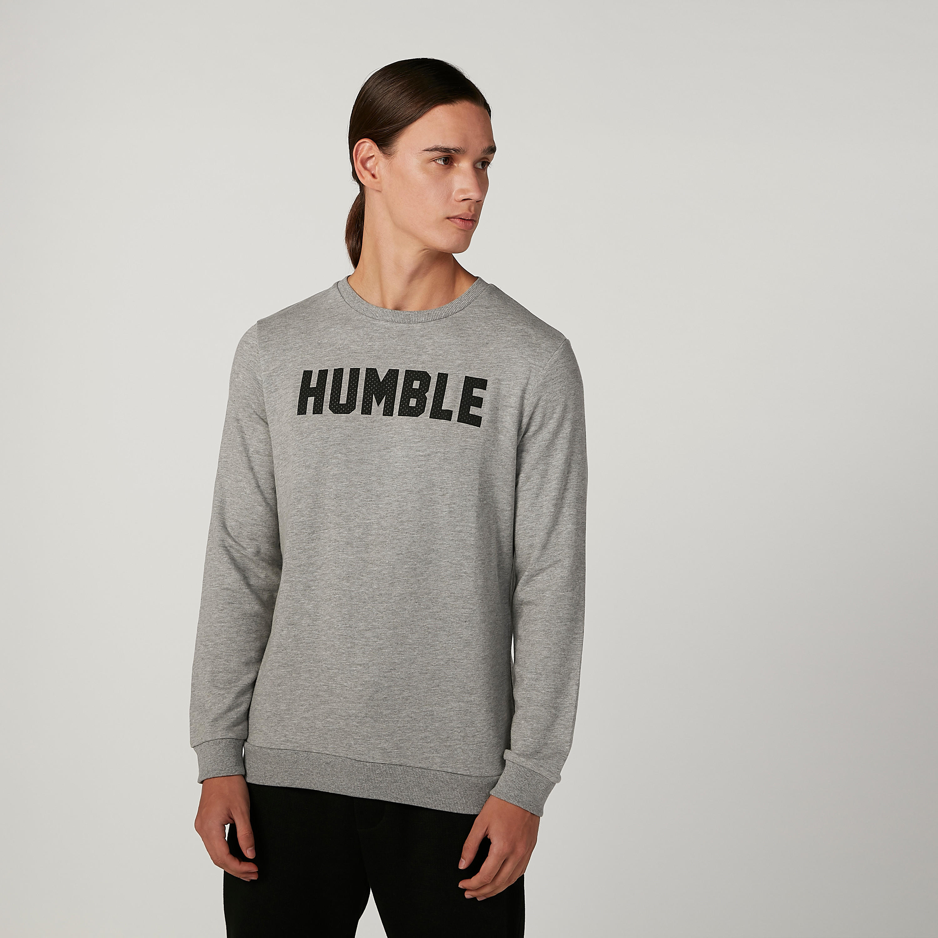 سويت شيرت سليم بياقة ضيّقة وأكمام طويلة وطبعات من آيكونيك-men-winterwear-hoodiesandsweatshirts-image-1