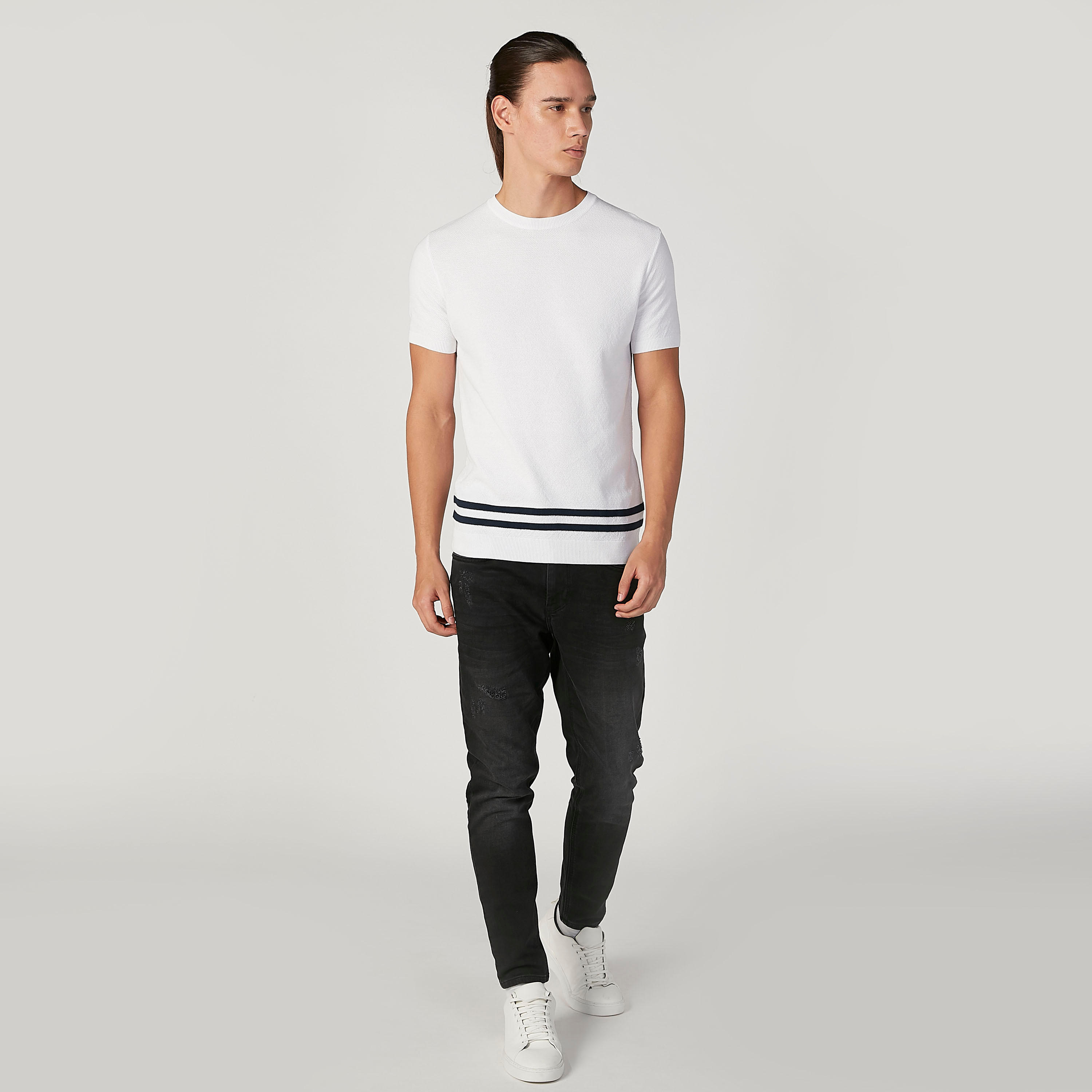 تيشيرت سليم بارز الملمس بياقة مستديرة وأكمام قصيرة من آيكونيك-men-clothing-tshirtsandpolos-tshirts-image-2