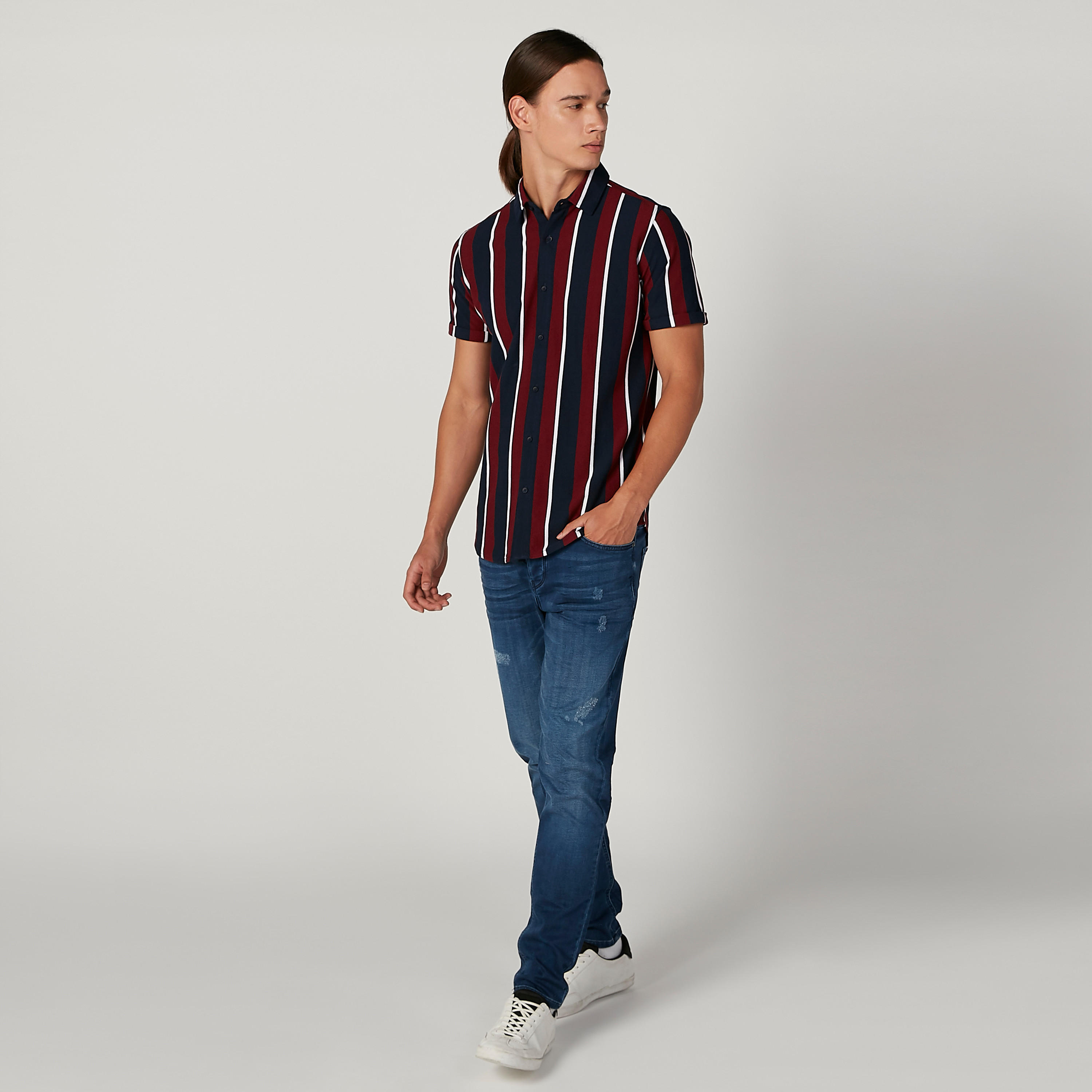 قميص مخطط سليم بياقة عاديّة وأكمام قصيرة و طبعات من آيكونيك-men-clothing-shirts-image-2