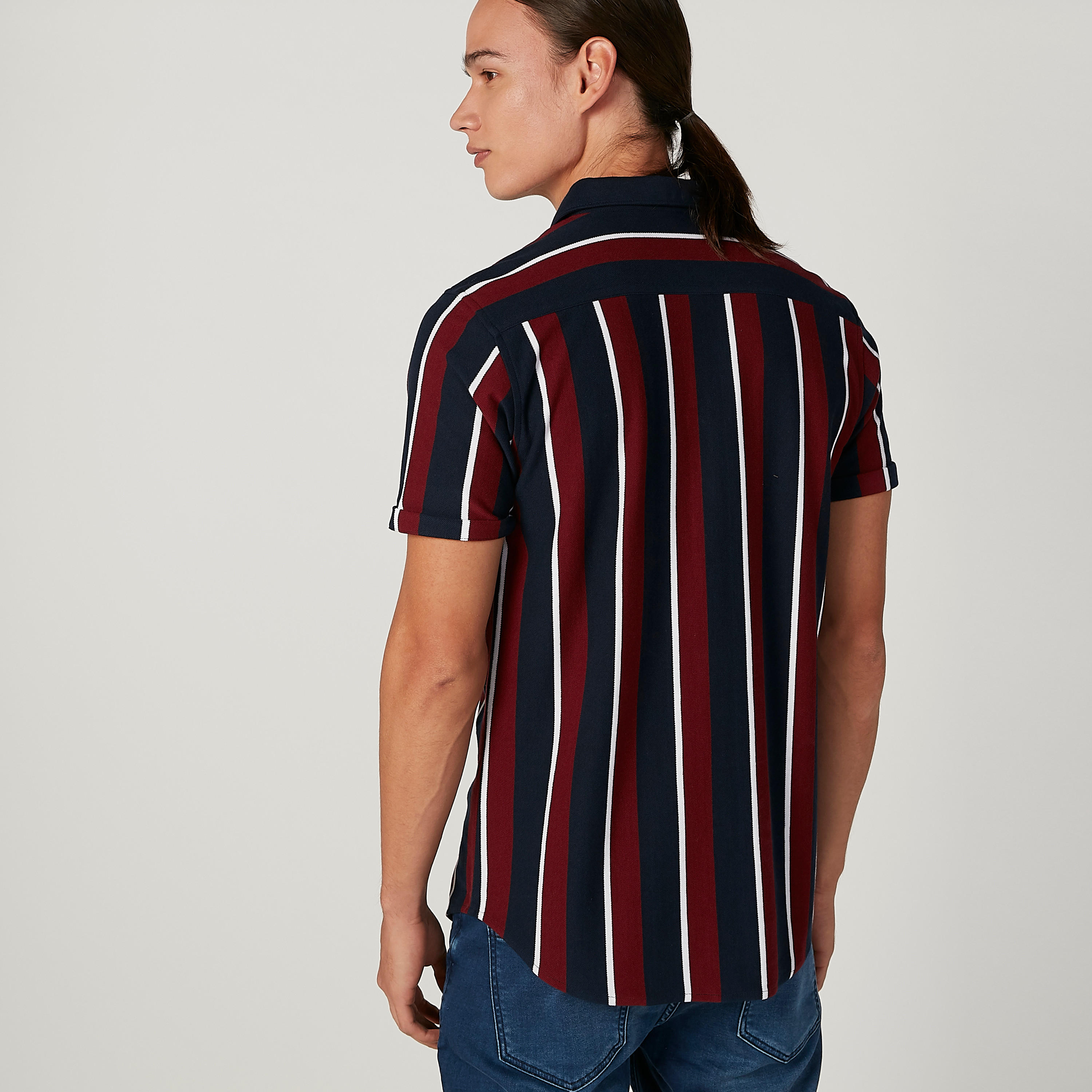 قميص مخطط سليم بياقة عاديّة وأكمام قصيرة و طبعات من آيكونيك-men-clothing-shirts-image-4