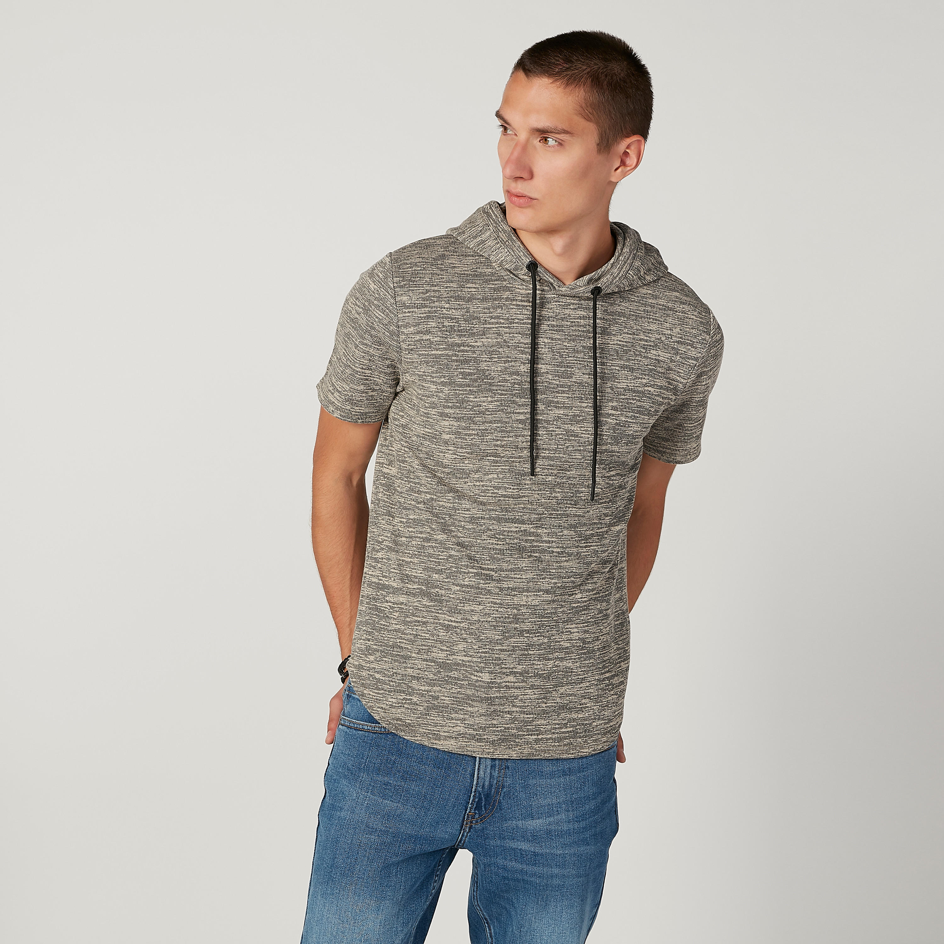 تيشيرت سليم بارز الملمس بقبّعة وأكمام قصيرة من آيكونيك-men-clothing-tshirtsandpolos-tshirts-image-1