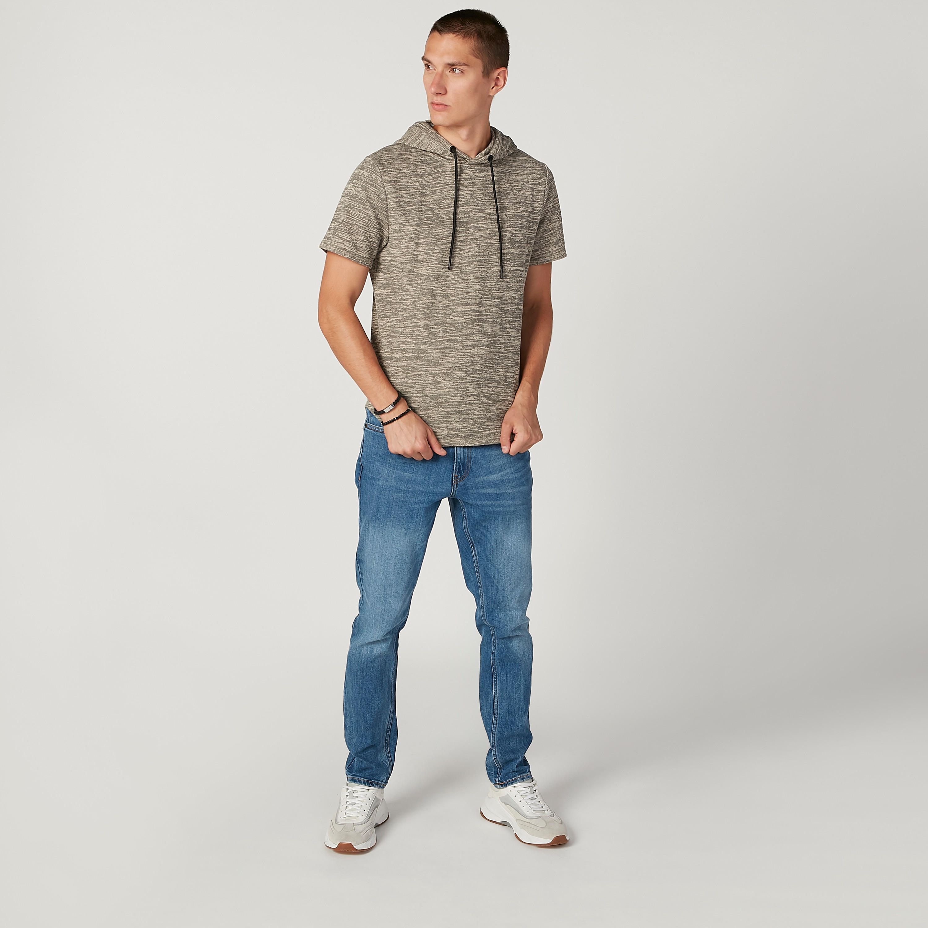 تيشيرت سليم بارز الملمس بقبّعة وأكمام قصيرة من آيكونيك-men-clothing-tshirtsandpolos-tshirts-image-2