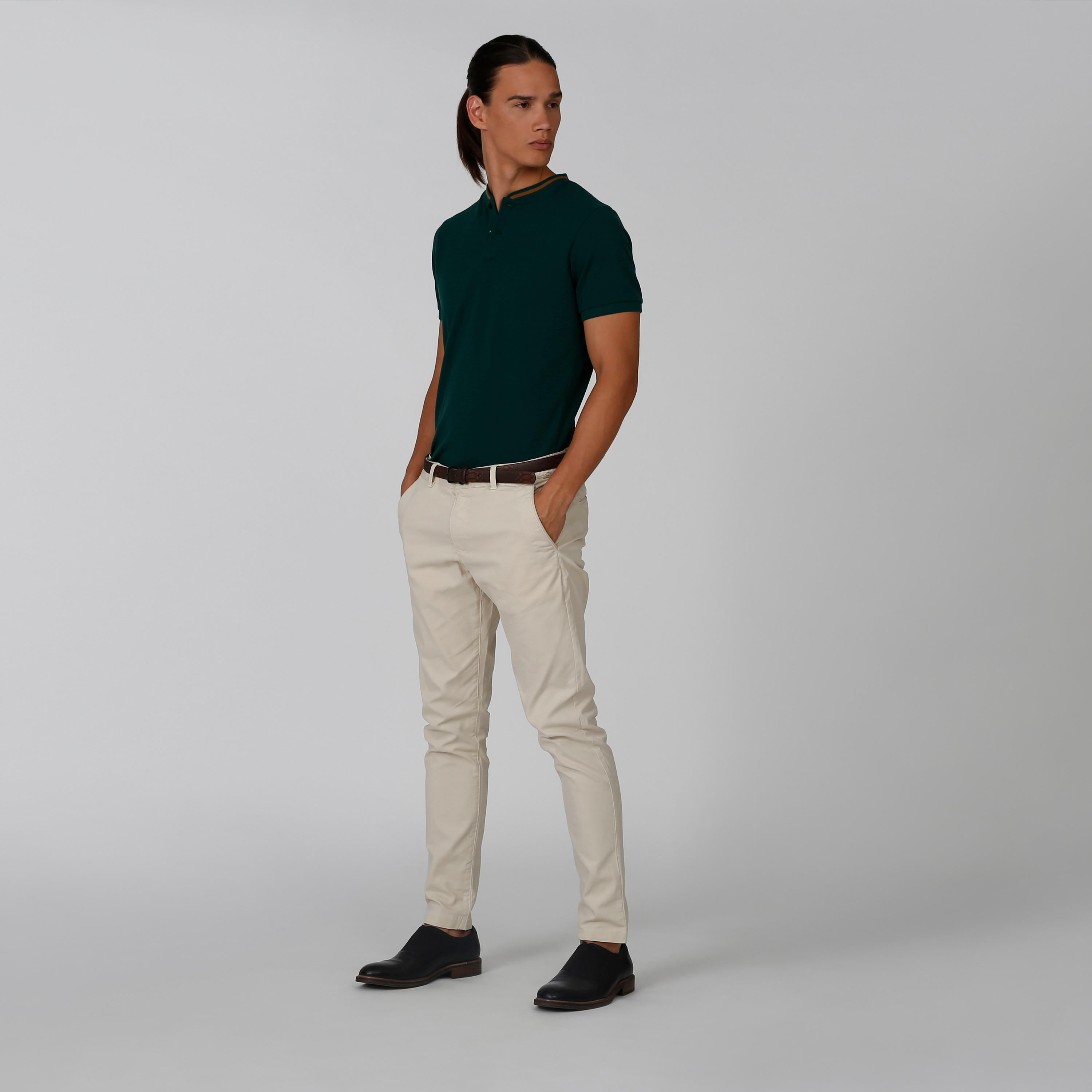 تيشيرت سليم بارز الملمس بياقة هينلي وأكمام قصيرة من آيكونيك-men-clothing-tshirtsandpolos-tshirts-image-5