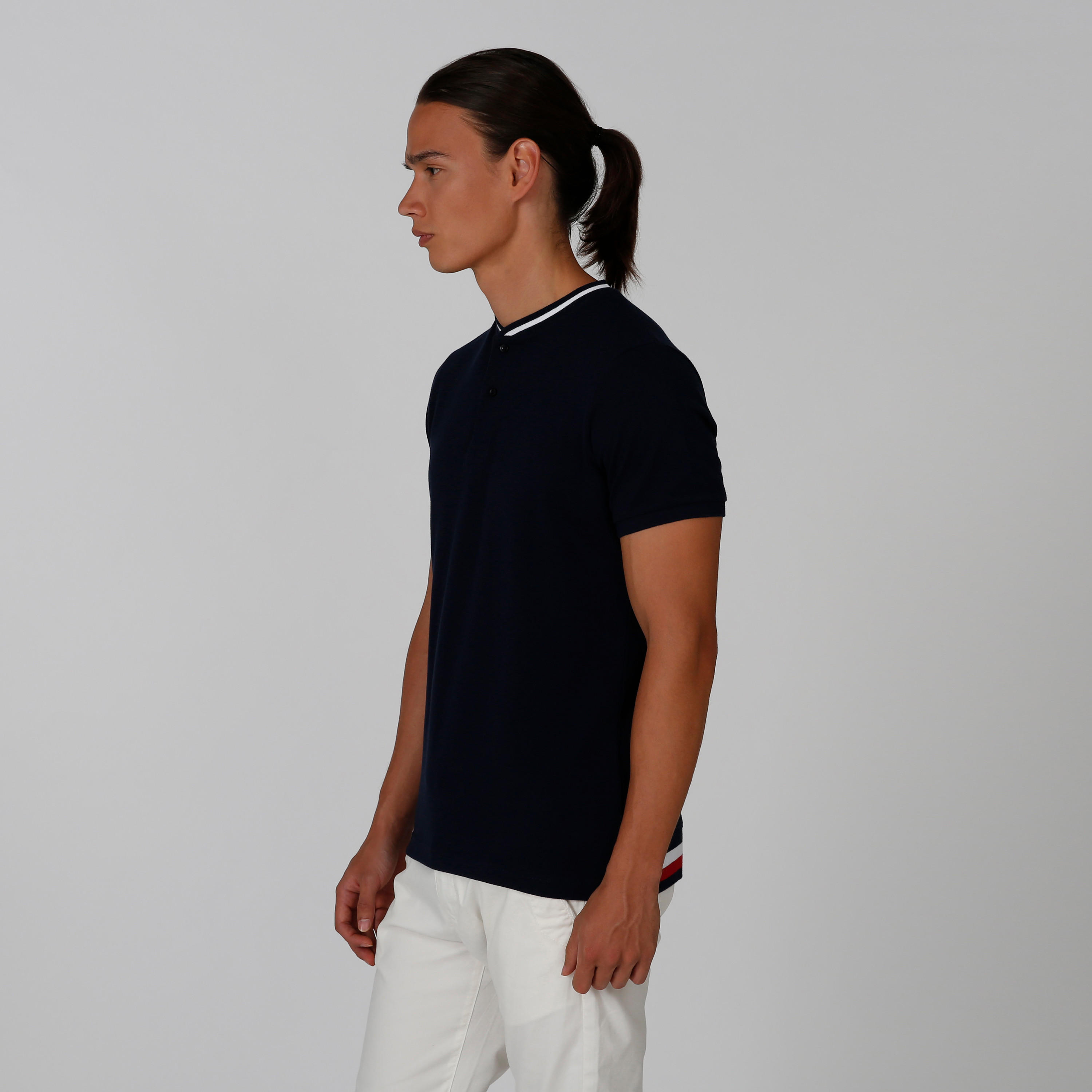 تيشيرت سليم بارز الملمس بياقة هينلي وأكمام قصيرة من آيكونيك-men-clothing-tshirtsandpolos-tshirts-image-14
