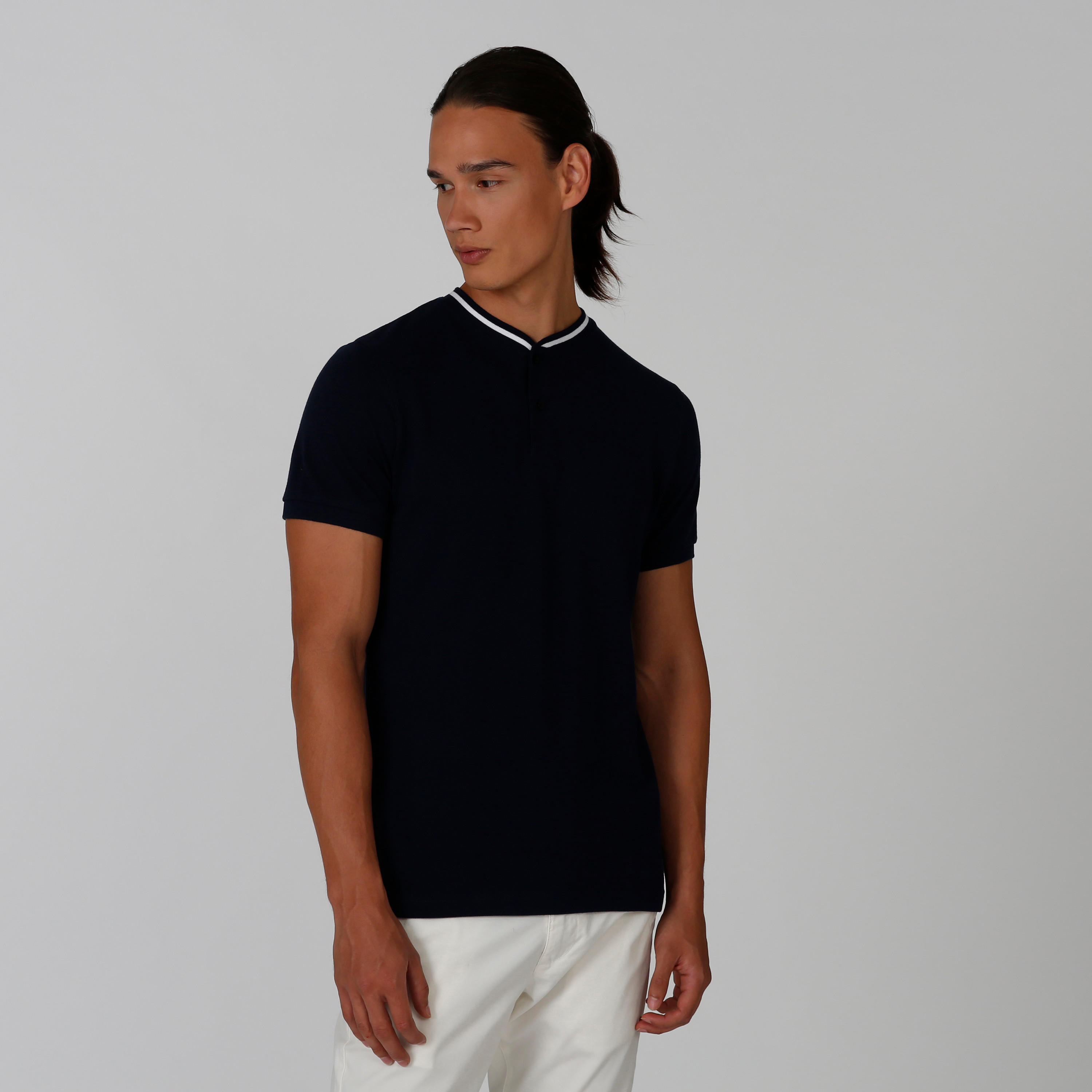 تيشيرت سليم بارز الملمس بياقة هينلي وأكمام قصيرة من آيكونيك-men-clothing-tshirtsandpolos-tshirts-image-15