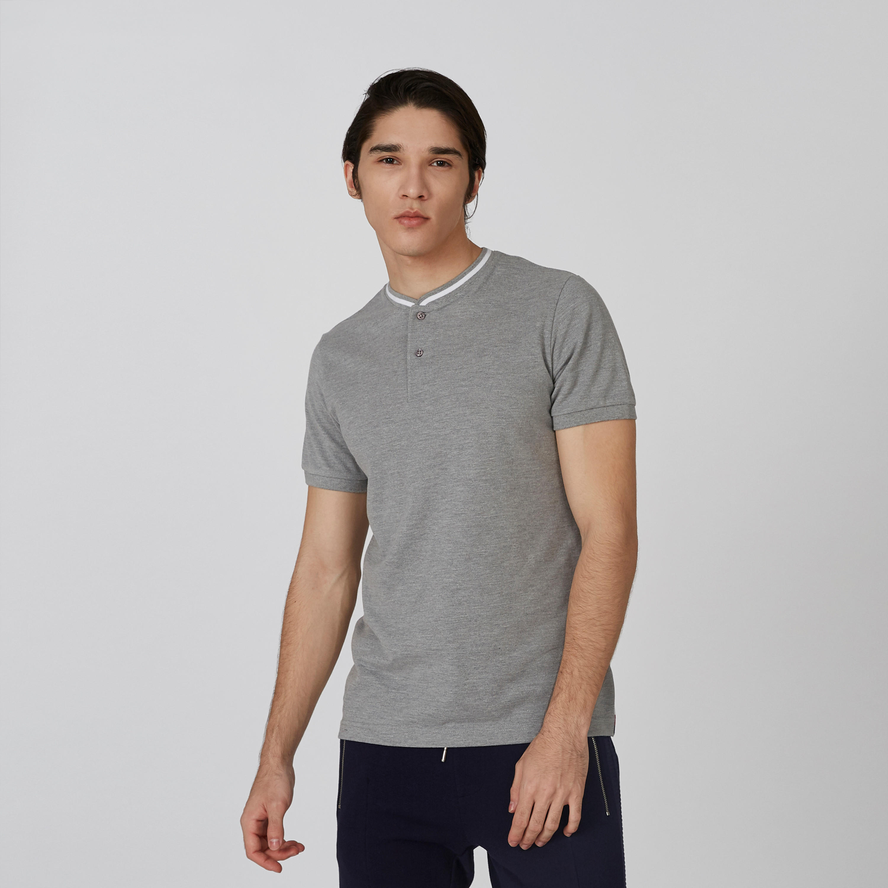تيشيرت سليم بارز الملمس بياقة هينلي وأكمام قصيرة من آيكونيك-men-clothing-tshirtsandpolos-tshirts-image-6