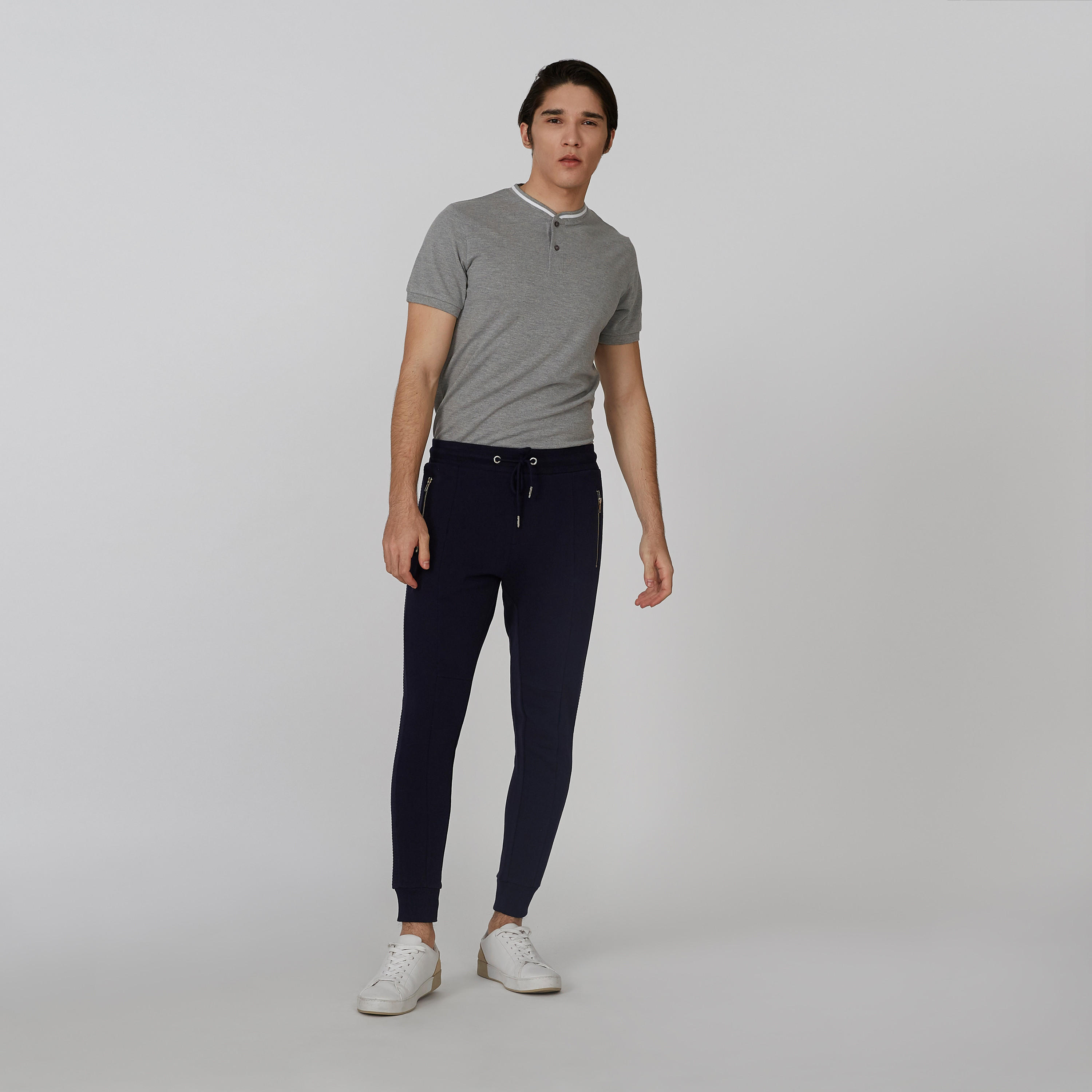 تيشيرت سليم بارز الملمس بياقة هينلي وأكمام قصيرة من آيكونيك-men-clothing-tshirtsandpolos-tshirts-image-10