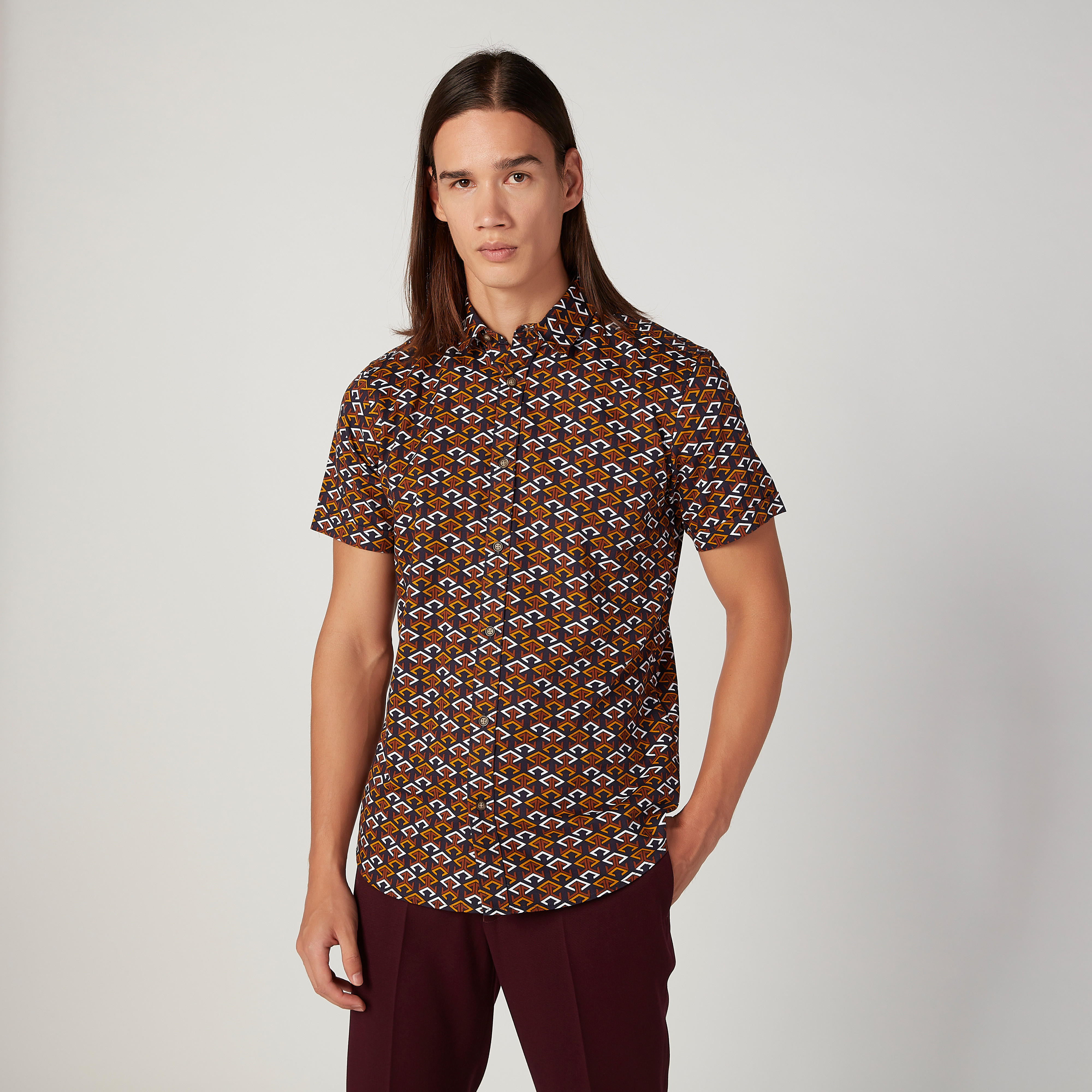 قميص سليم بياقة عادية وأكمام قصيرة وطبعات من آيكونيك-men-clothing-shirts-image-1