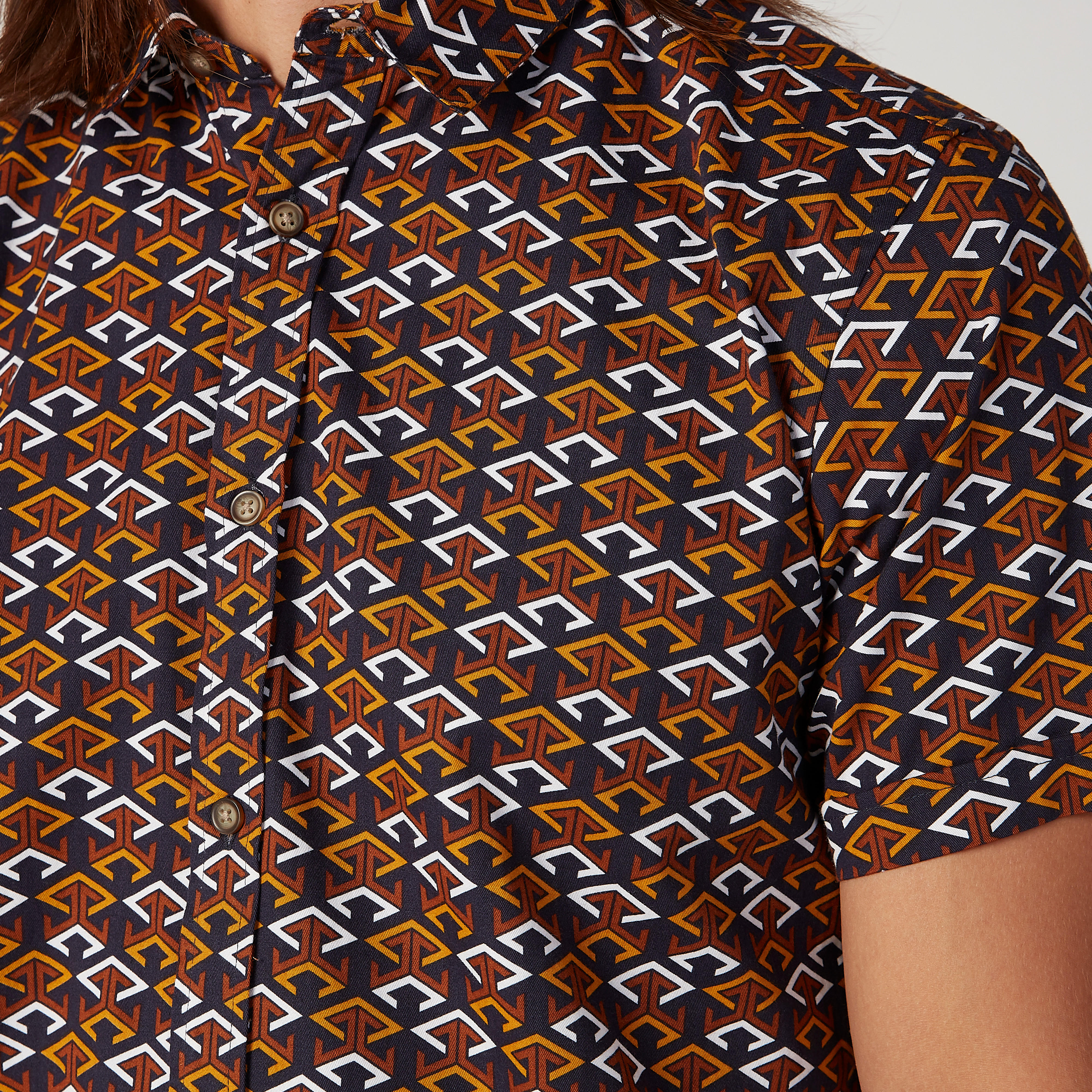 قميص سليم بياقة عادية وأكمام قصيرة وطبعات من آيكونيك-men-clothing-shirts-image-3