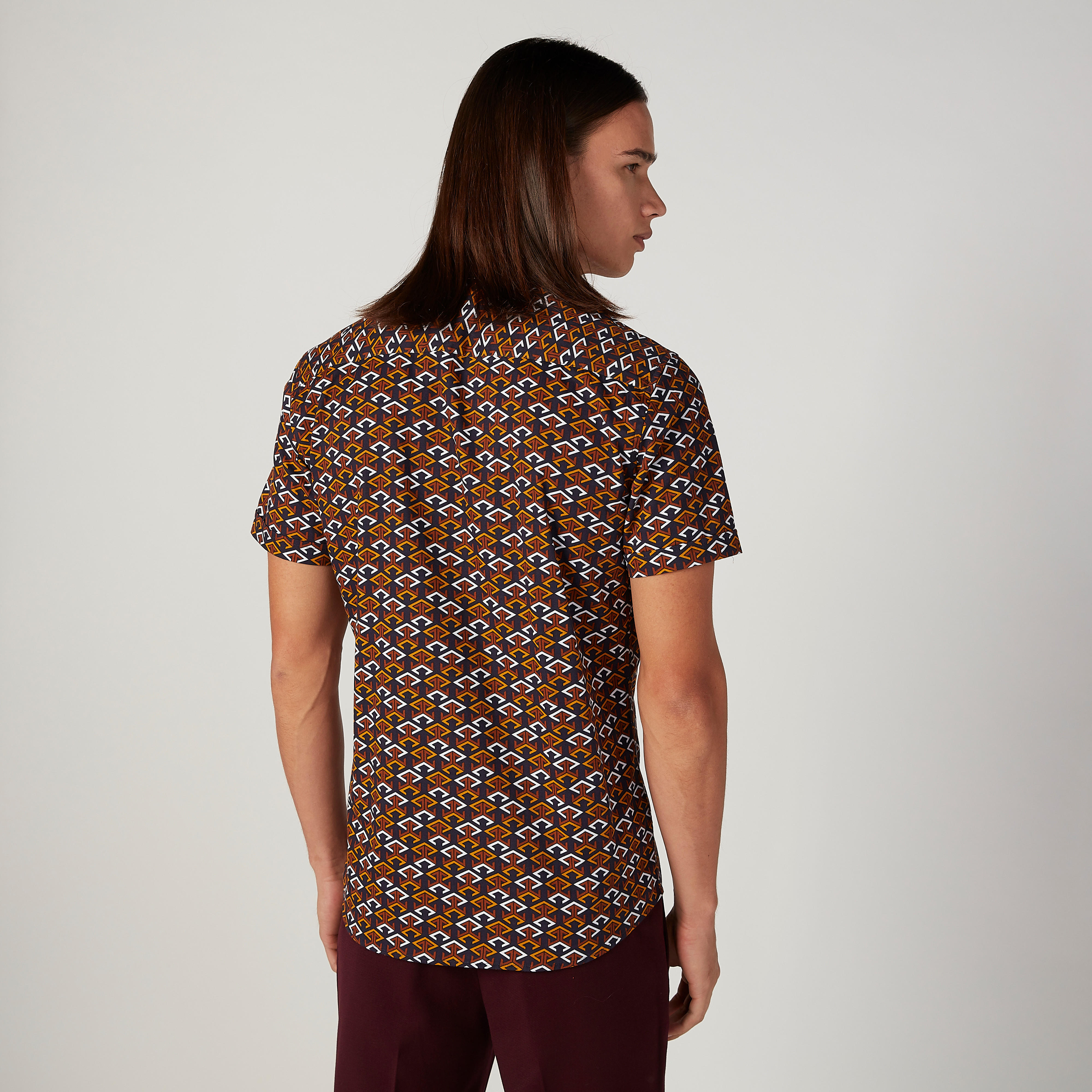 قميص سليم بياقة عادية وأكمام قصيرة وطبعات من آيكونيك-men-clothing-shirts-image-4
