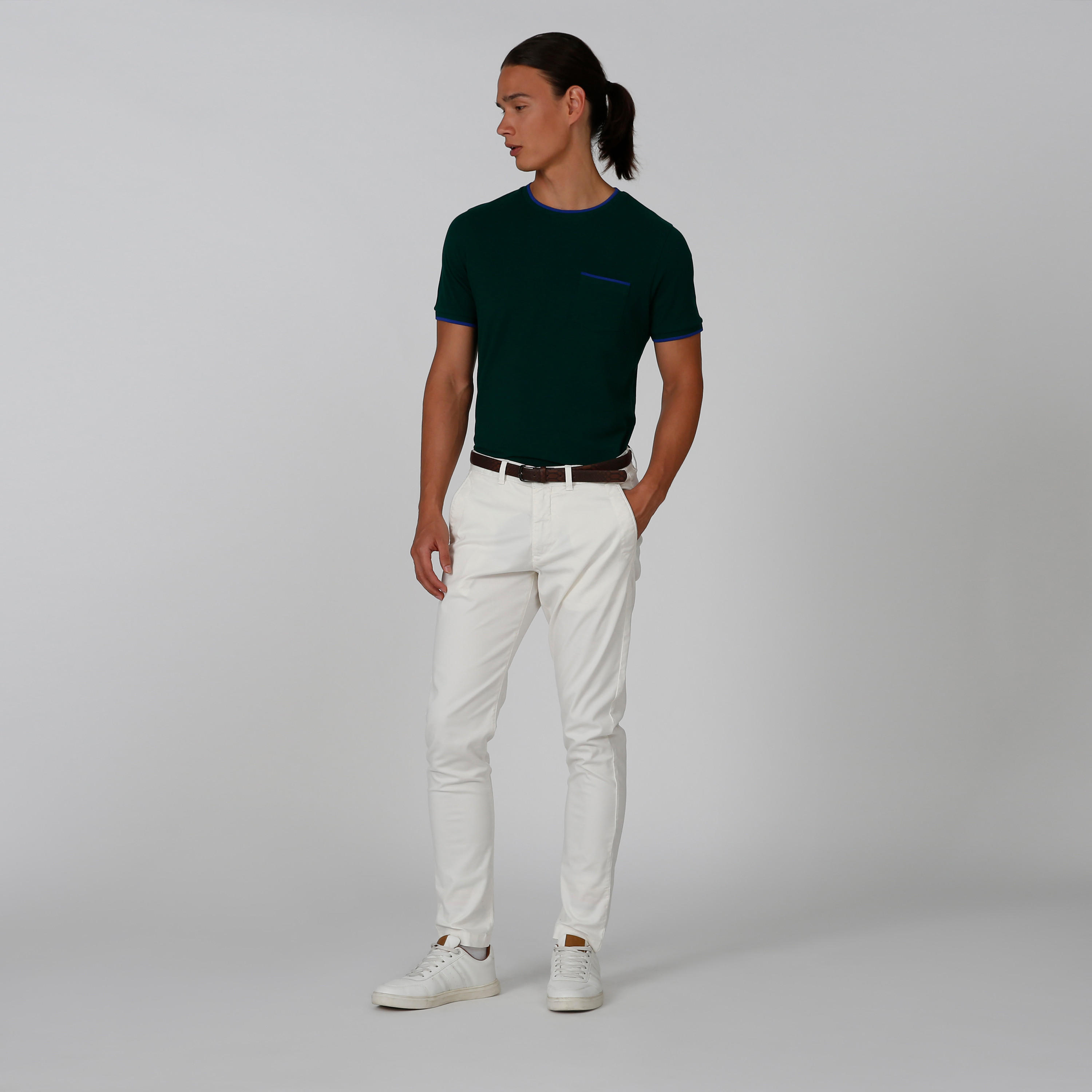 تيشيرت سليم بارز الملمس بياقة مستديرة وجيب على الصدر من آيكونيك-men-clothing-tshirtsandpolos-tshirts-image-1