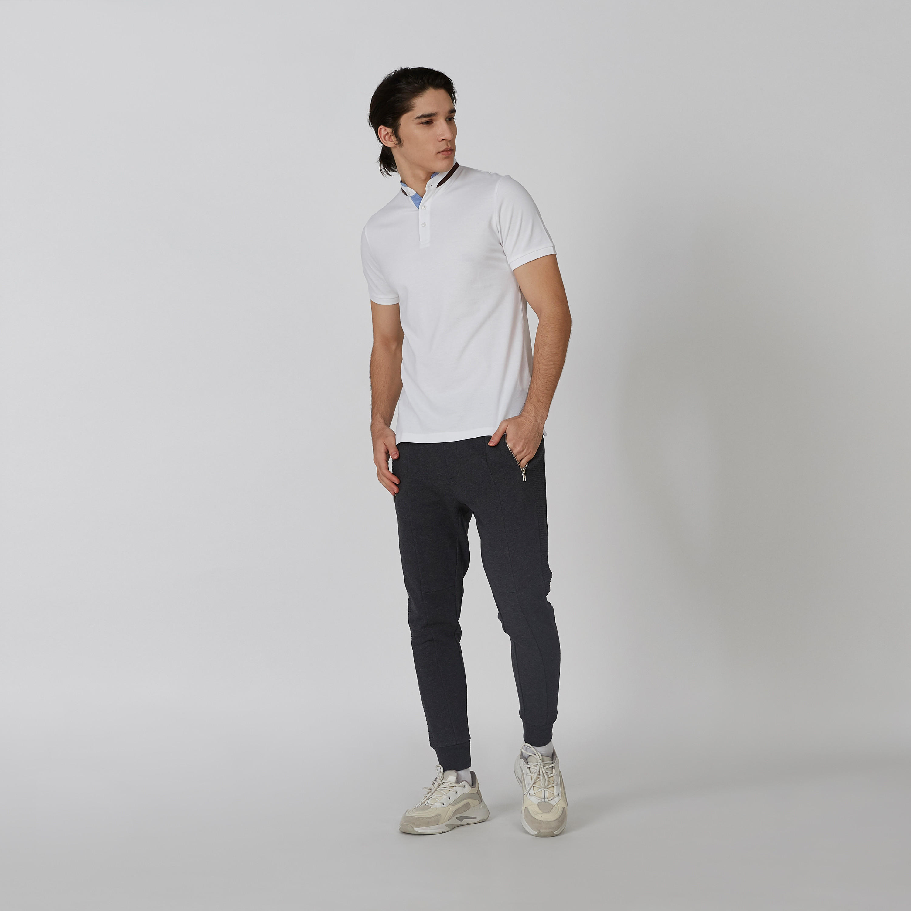 بنطلون رياضي سليم بارز الملمس بخصر متوسط الارتفاع وجيوب من آيكونيك-men-clothing-bottoms-joggers-image-5