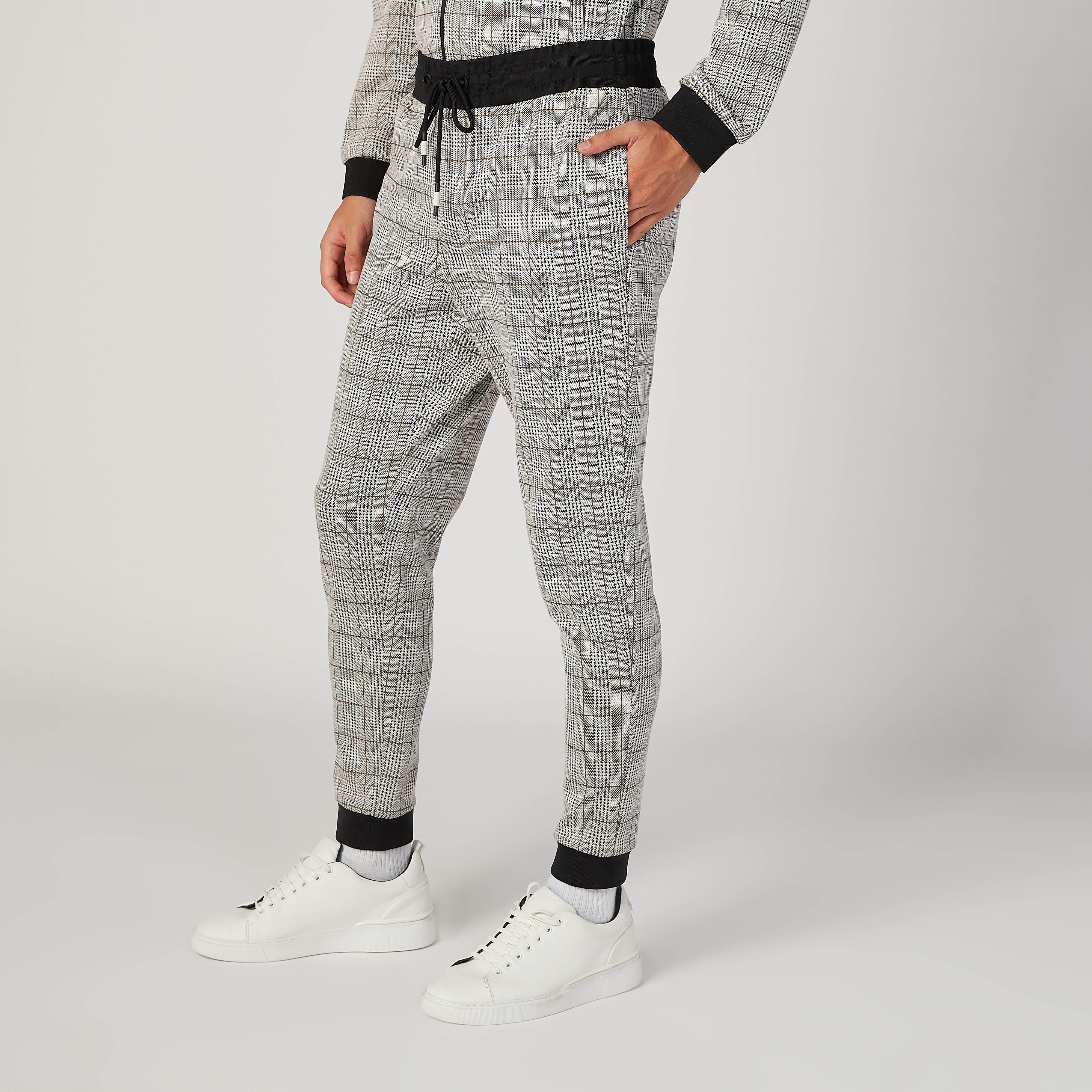 بنطلون رياضي كاروهات بقصة سليم ورباط خصر من آيكونيك-men-clothing-bottoms-joggers-image-5