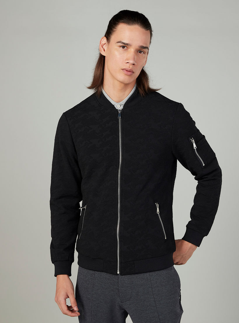 جاكيت بارز الملمس بأكمام طويلة وتفاصيل سحاب من آيكونيك-men-clothing-jacketsandblazers-jackets-image-1